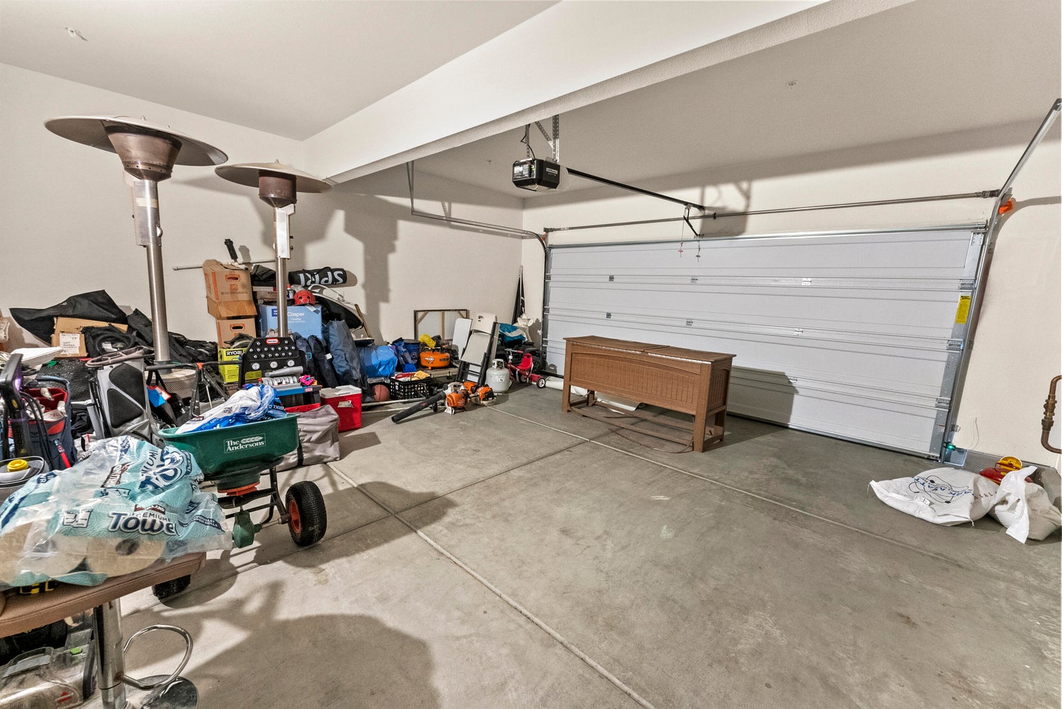 Indio, California, 92203, United States, 4 Bedrooms Bedrooms, ,3 BathroomsBathrooms,Residential,For Sale,1990401