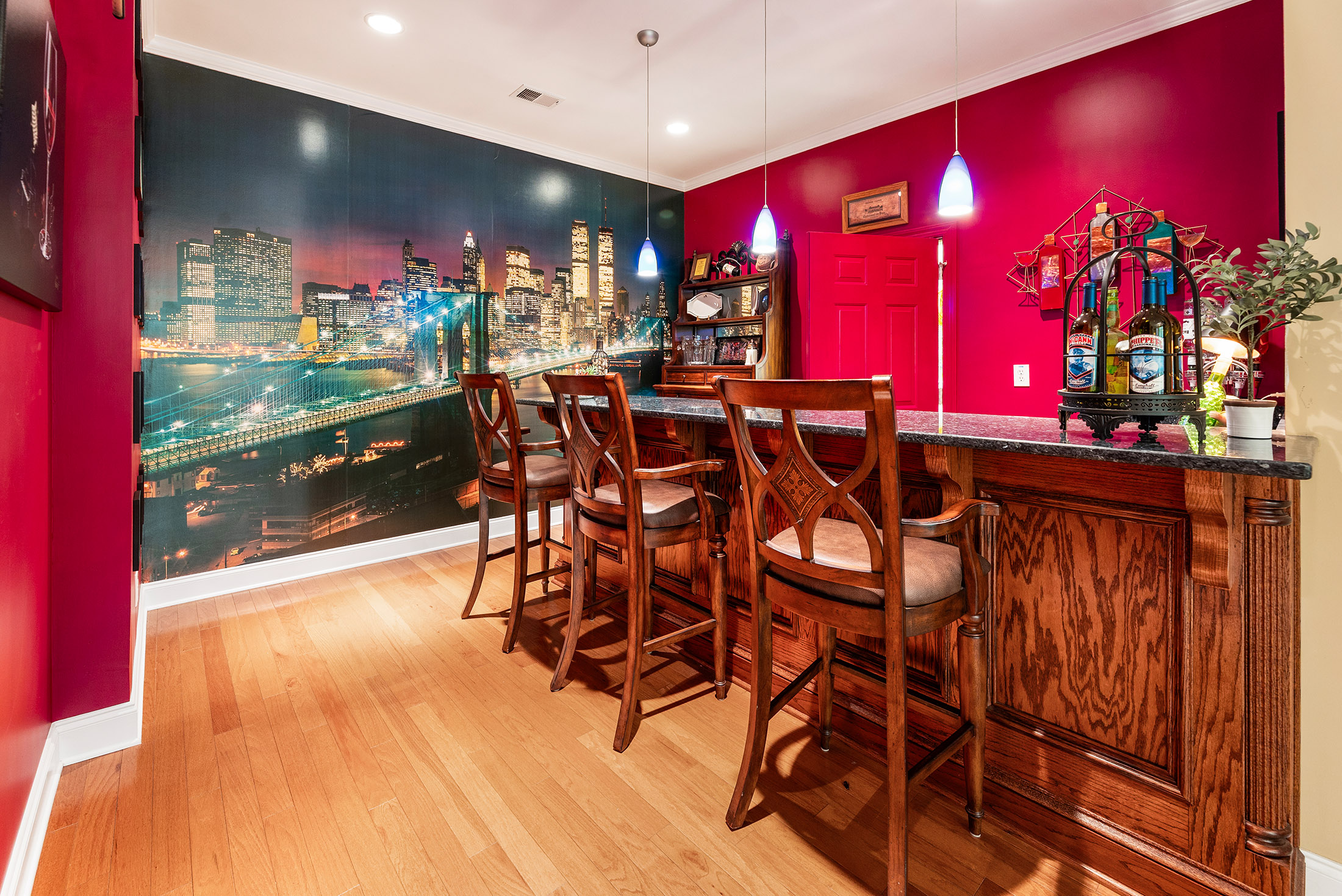  Tucked Among Mature Hardwoods on a Private 1.25+/- Acre River Lot - 物件實景