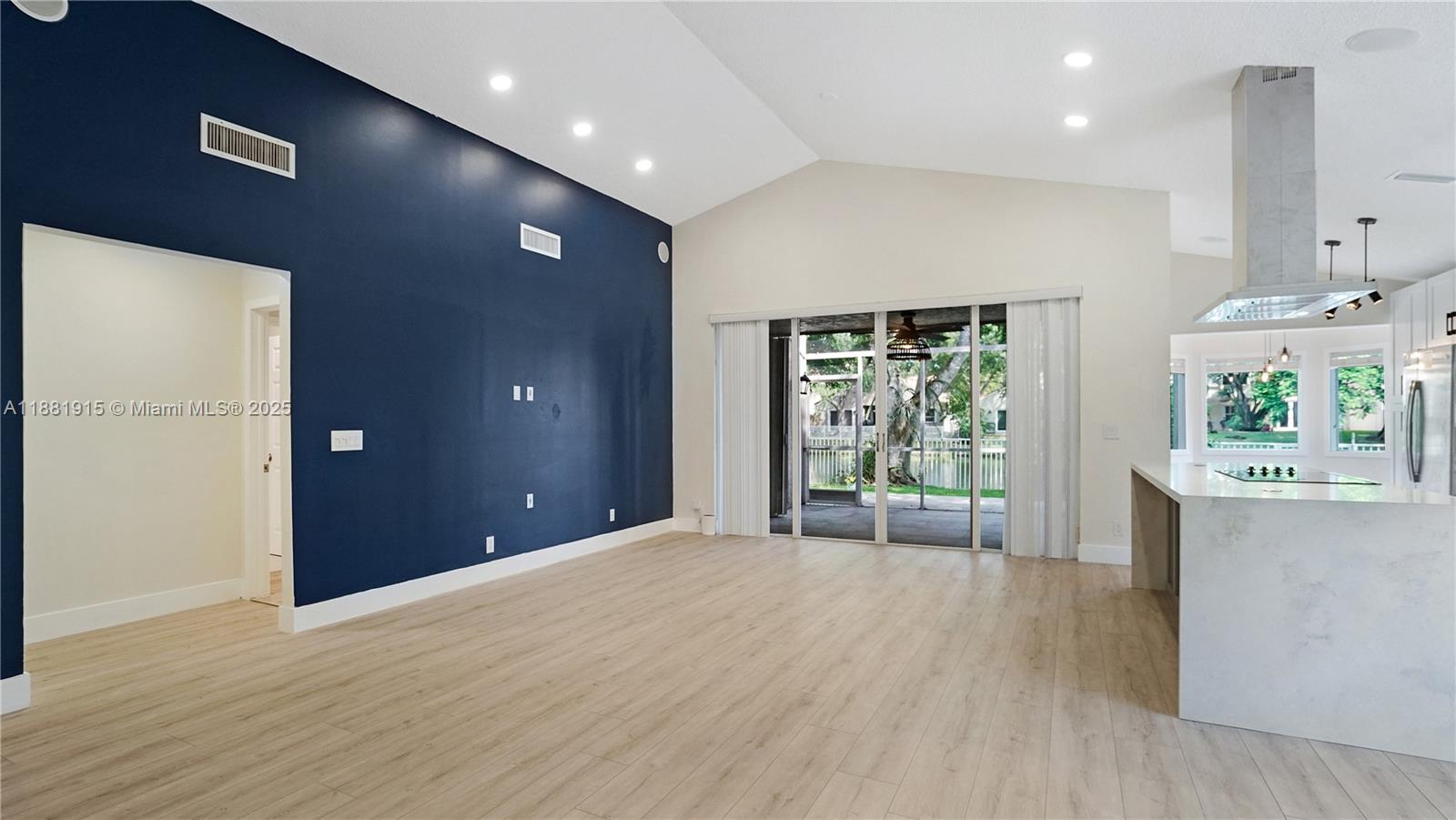 Plantation, Florida, 33322, United States, 3 Bedrooms Bedrooms, ,2 BathroomsBathrooms,Residential,For Sale,1947499