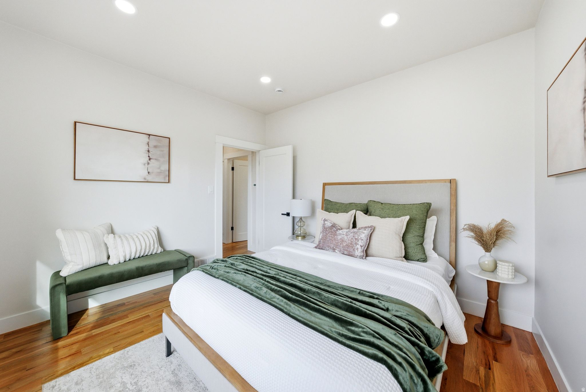 Salt Lake City, Utah, 84105, United States, 4 Bedrooms Bedrooms, ,2 BathroomsBathrooms,Residential,For Sale,2001722