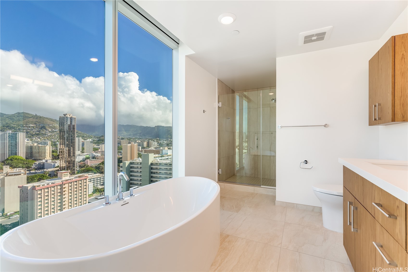 Honolulu, Hawaii, 96814, United States, 2 Bedrooms Bedrooms, ,2 BathroomsBathrooms,Residential,For Sale,2003366