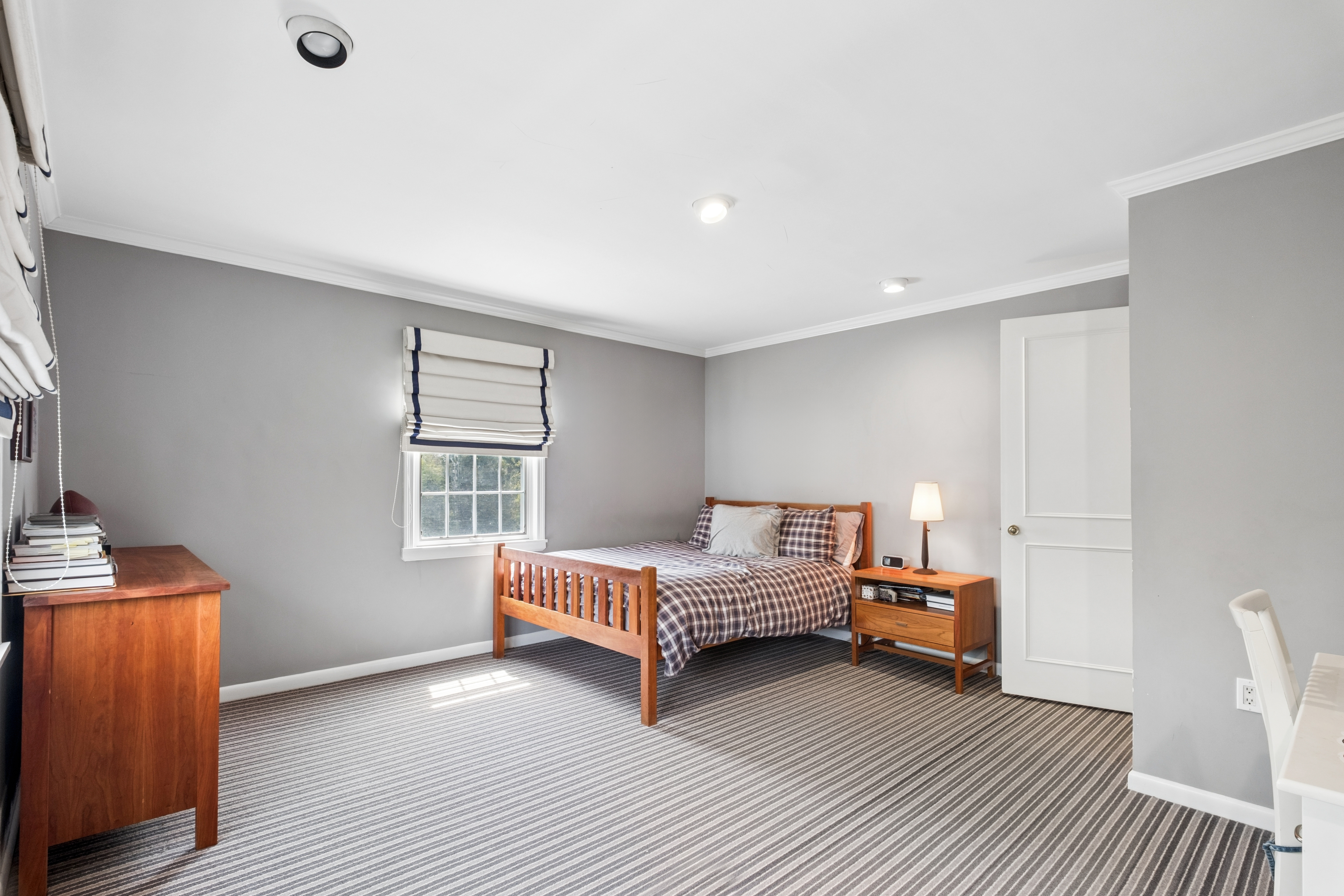  Beautifully Updated, Sun-Drenched Home - 物件實景