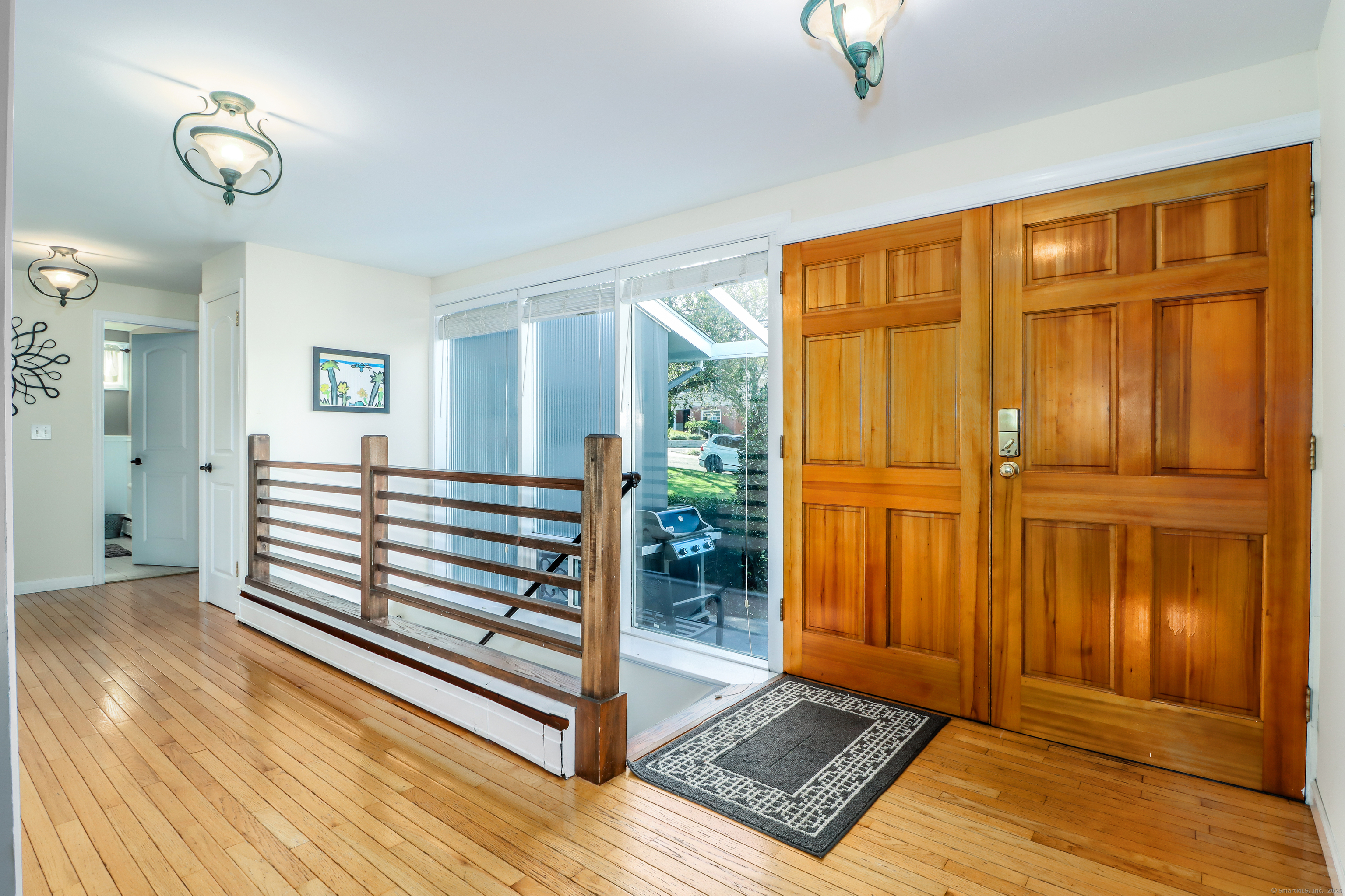 Milford, Connecticut, 06460, United States, 3 Bedrooms Bedrooms, ,2 BathroomsBathrooms,Residential,For Sale,1969052