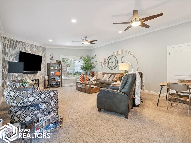 Burlington, Iowa, 52601, United States, 3 Bedrooms Bedrooms, ,3 BathroomsBathrooms,Residential,For Sale,1980074