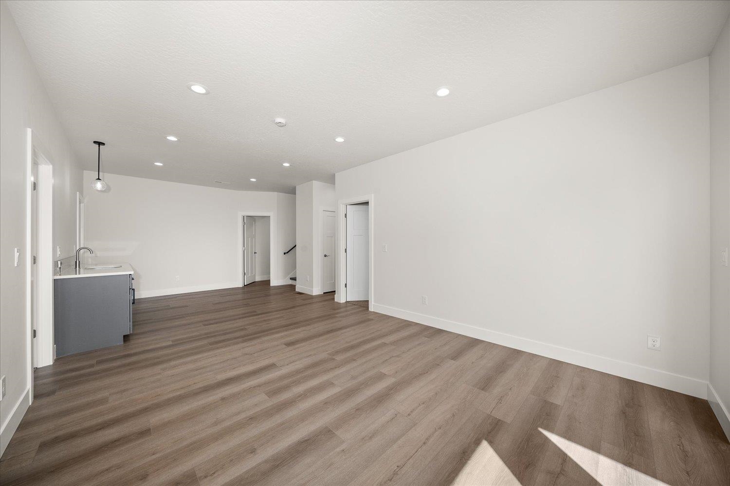 Spokane, Washington, 99208, United States, 4 Bedrooms Bedrooms, ,3 BathroomsBathrooms,Residential,For Sale,1940467