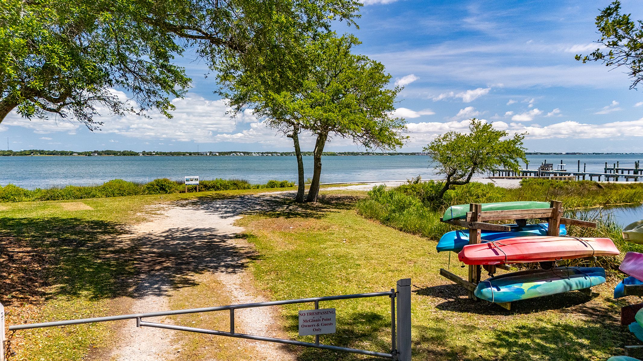 142 Lagoon Lane, Pine Knoll Shores, NC 28512 - 物件實景