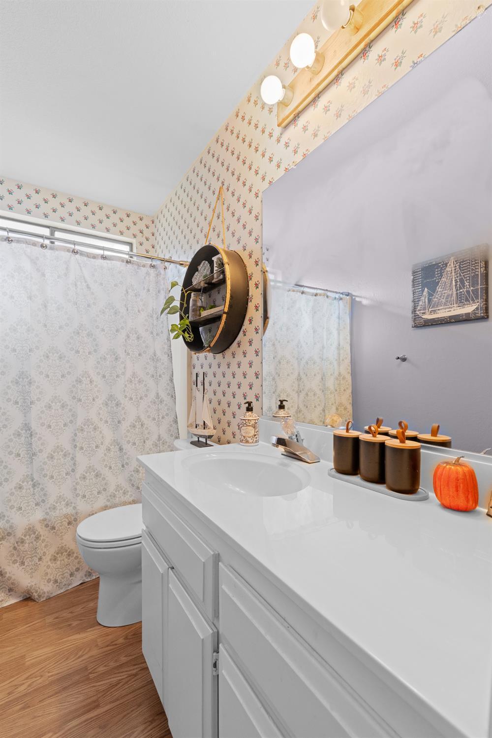 Auburn, California, 95602, United States, 3 Bedrooms Bedrooms, ,2 BathroomsBathrooms,Residential,For Sale,2010443