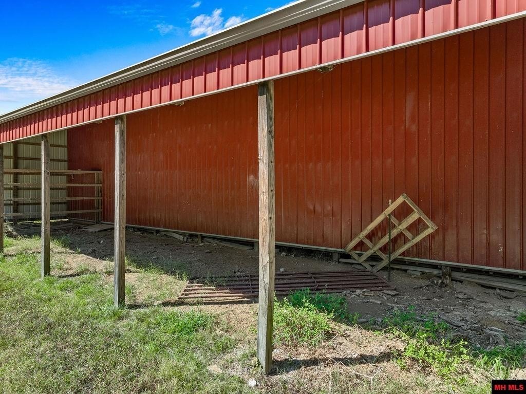 Gainesville, Missouri, 65655, United States, 4 Bedrooms Bedrooms, ,3 BathroomsBathrooms,Residential,For Sale,1979779