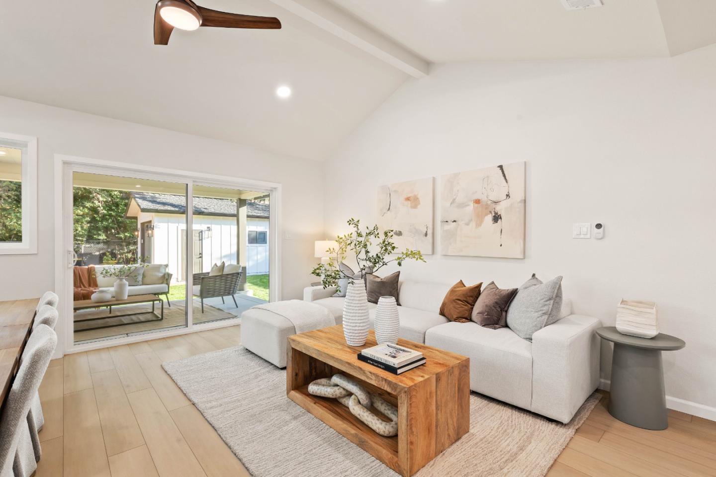 Redwood City, California, 94062, United States, 4 Bedrooms Bedrooms, ,4 BathroomsBathrooms,Residential,For Sale,1950985