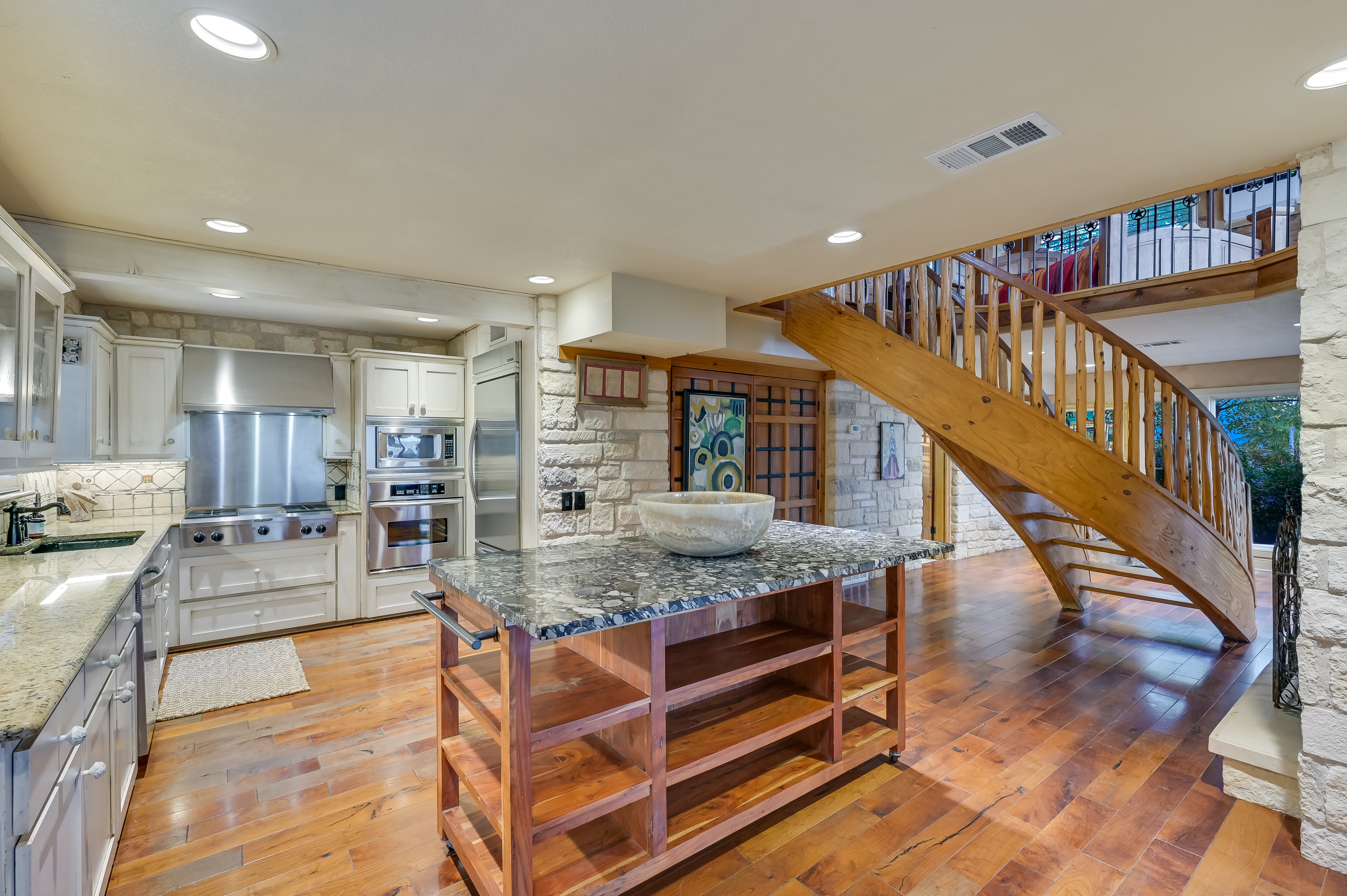  3911 Lago Vista Drive, Austin, TX 78734 - 物件實景