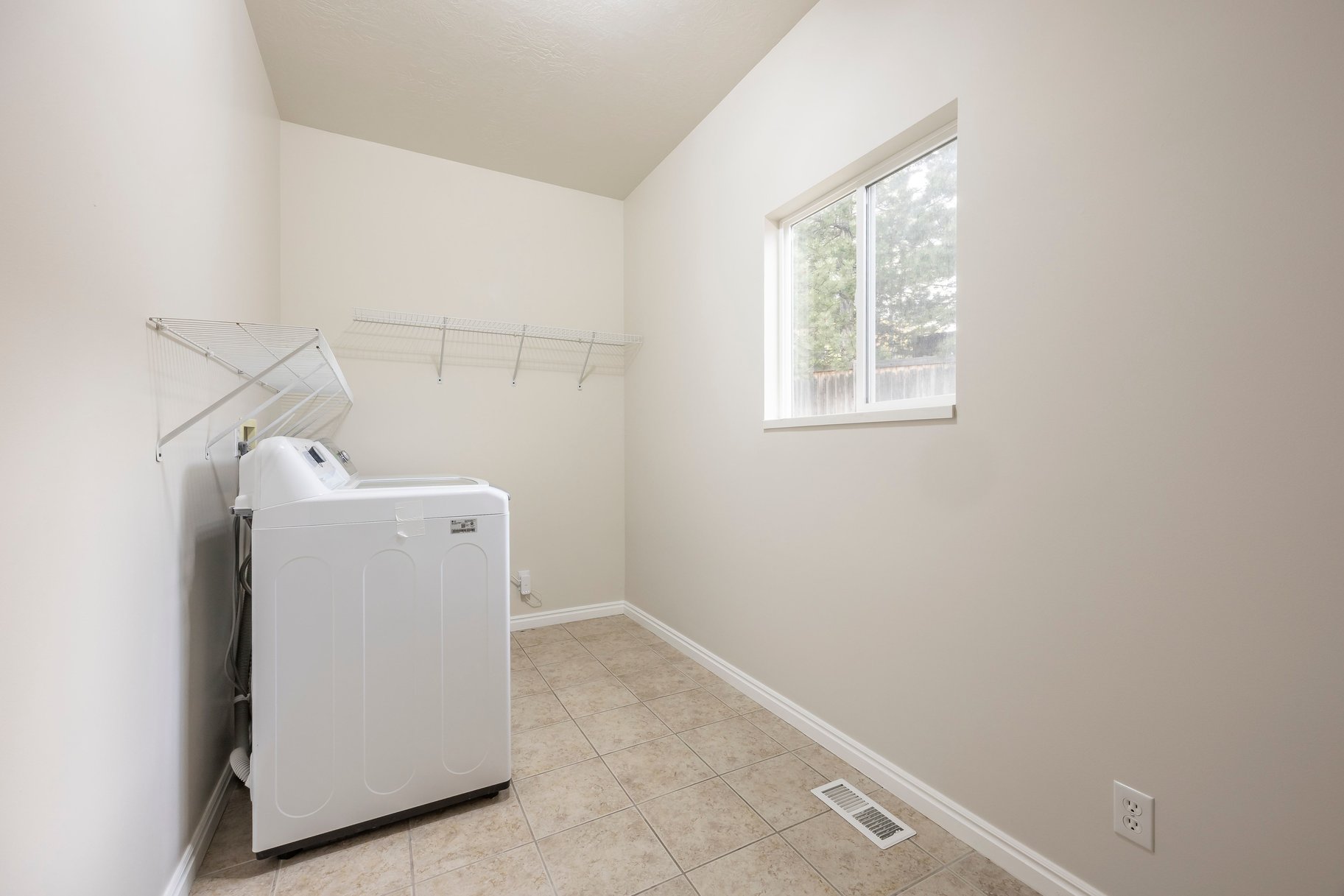  Quiet Cul De Sac & Life Above the City - 物件實景