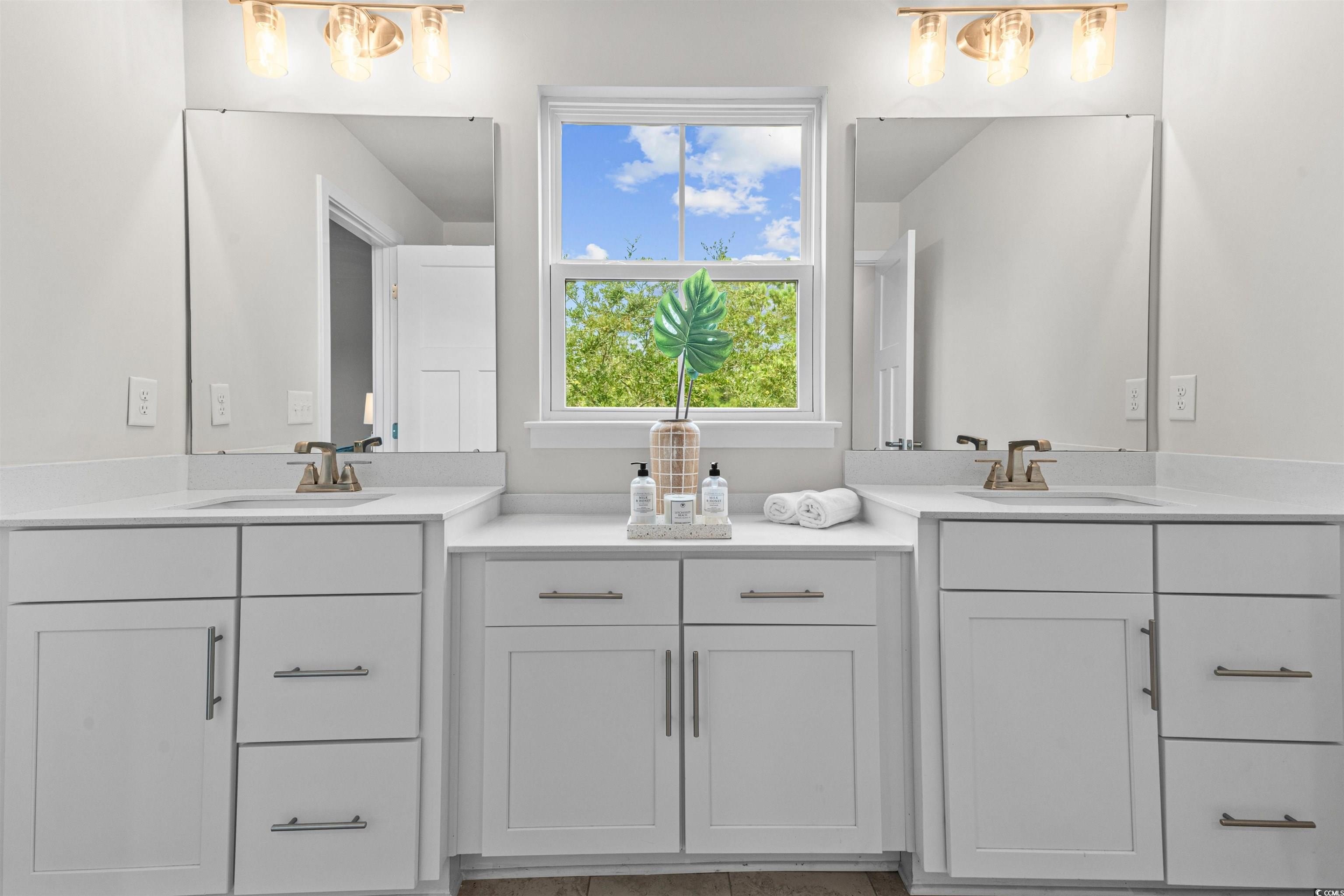 North Myrtle Beach, South Carolina, 29582, United States, 4 Bedrooms Bedrooms, ,5 BathroomsBathrooms,Residential,For Sale,1930380