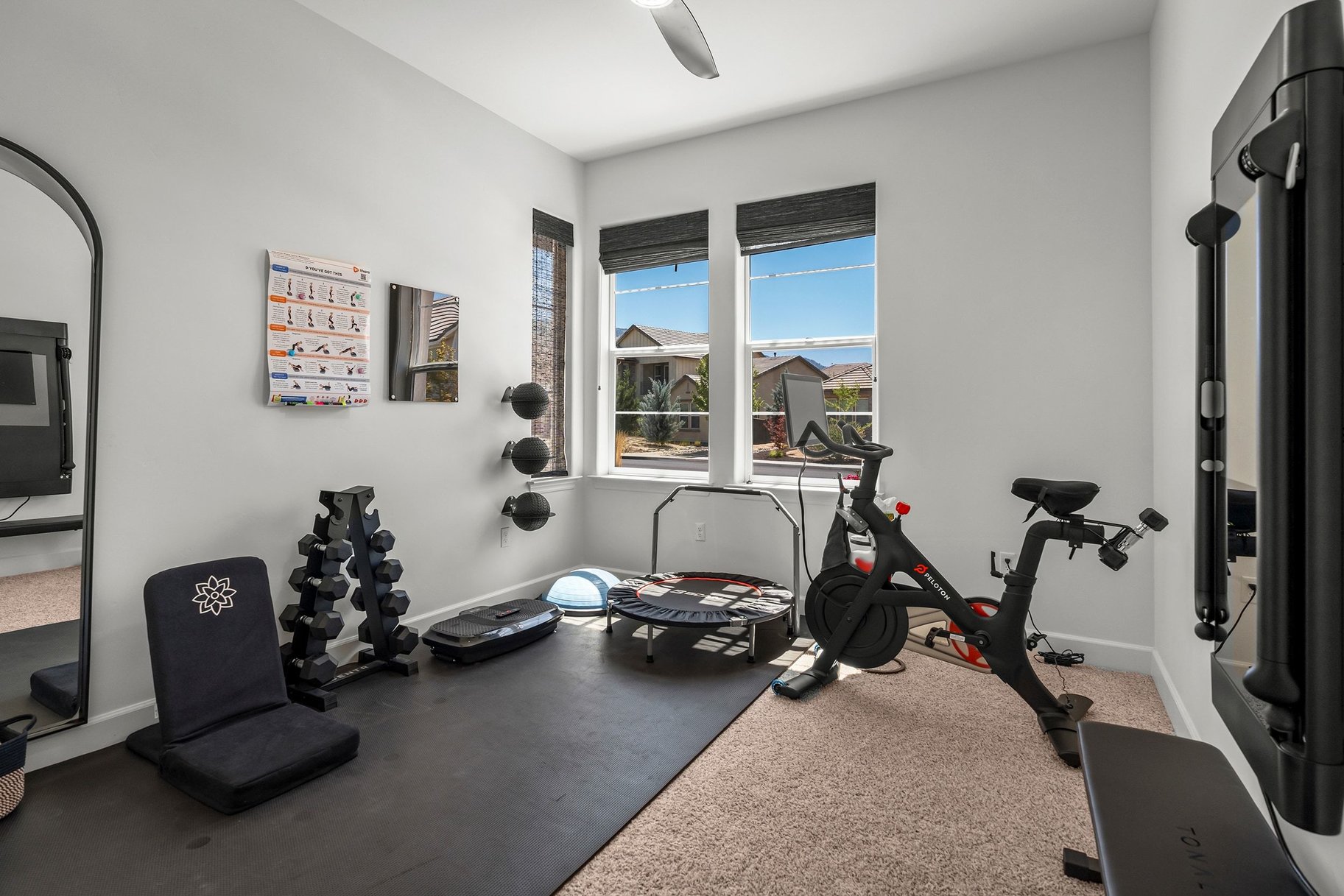  Private Luxury Retreat in Verdi with Custom Designer Finishes & Peavine Views - 物件實景