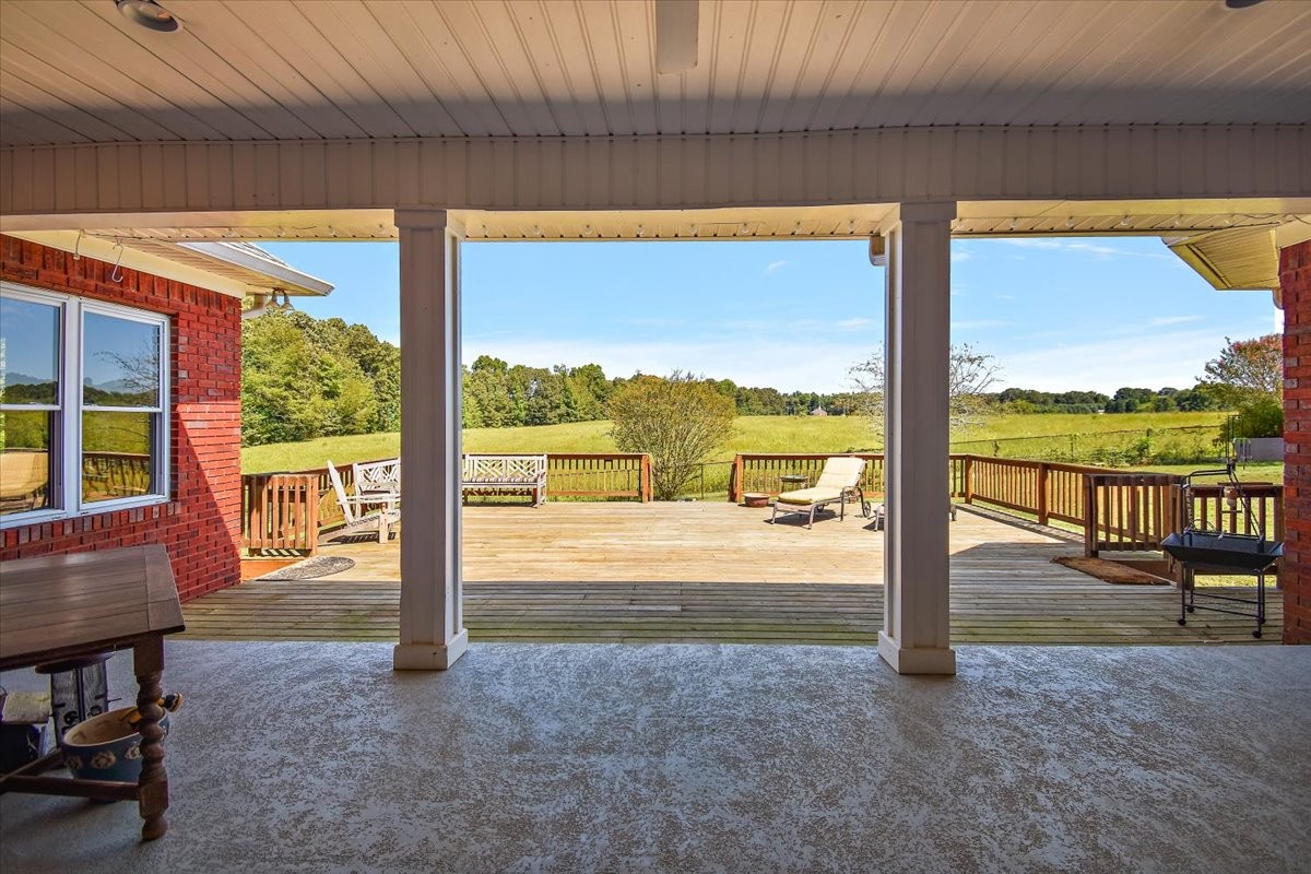 Leoma, Tennessee, 38468, United States, 3 Bedrooms Bedrooms, ,3 BathroomsBathrooms,Residential,For Sale,1938715