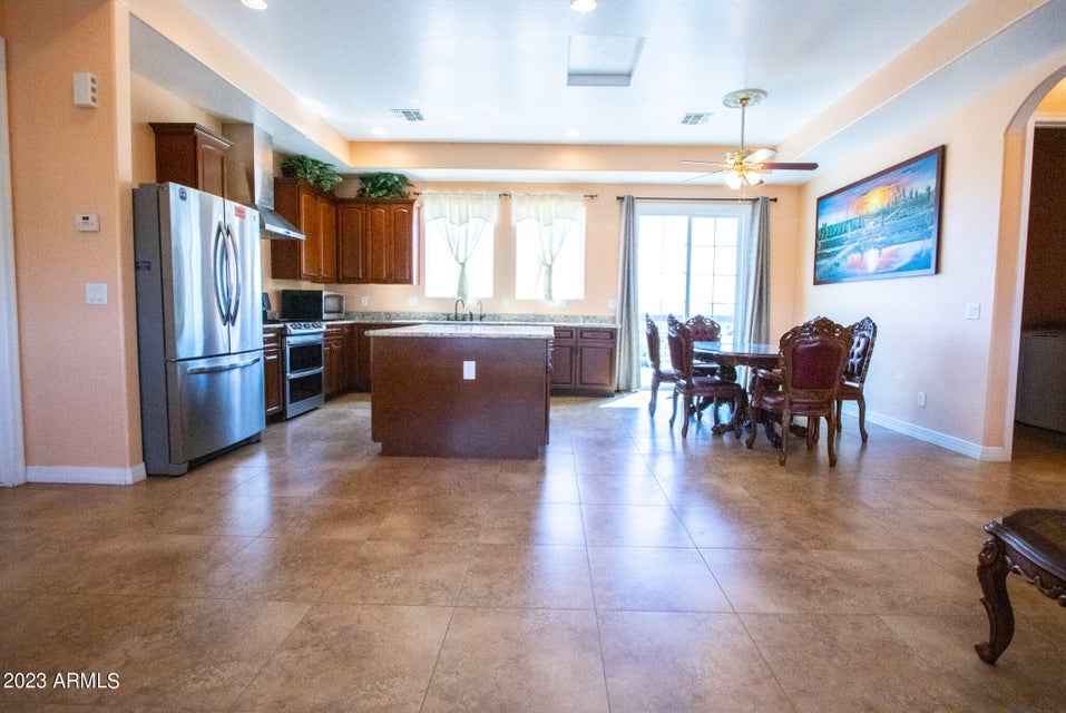 Witmann, Arizona, 85361, United States, 6 Bedrooms Bedrooms, ,3 BathroomsBathrooms,Residential,For Sale,1977429