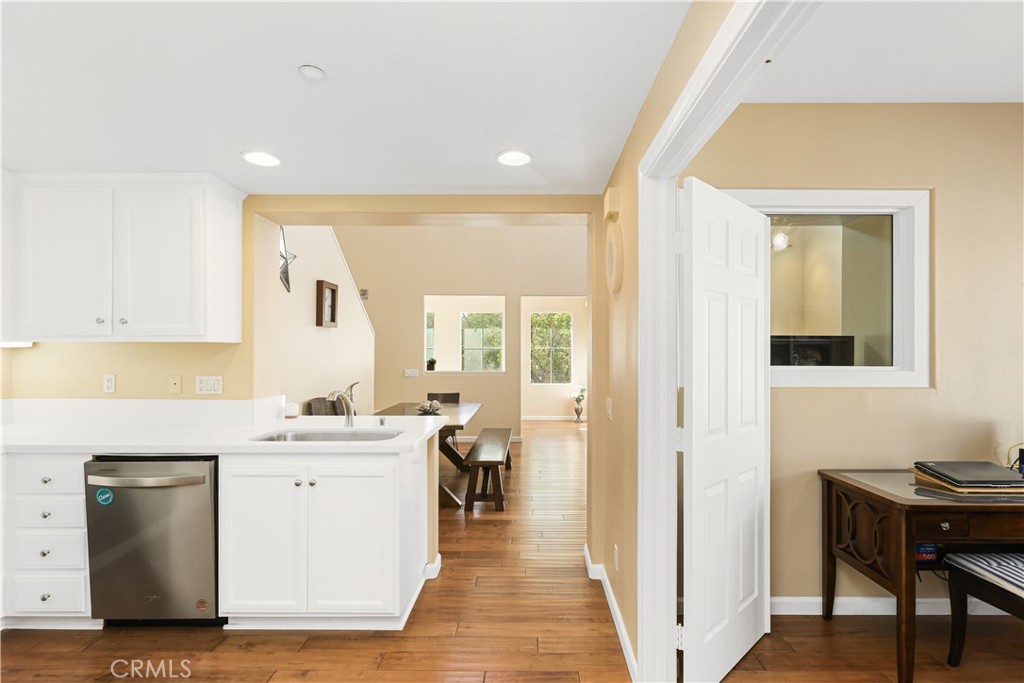 Irvine, California, 92602, United States, 3 Bedrooms Bedrooms, ,2 BathroomsBathrooms,Residential,For Sale,1992045