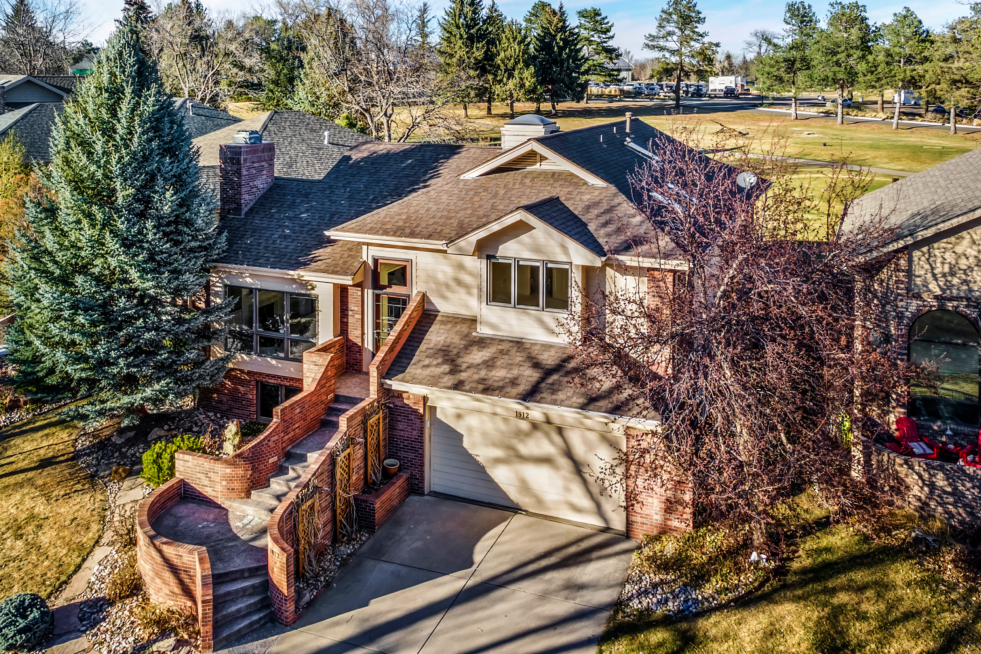  Cottonwood Pointe Home Tucked Along the 9th Fairway of Fort Collins Country Club - 物件實景