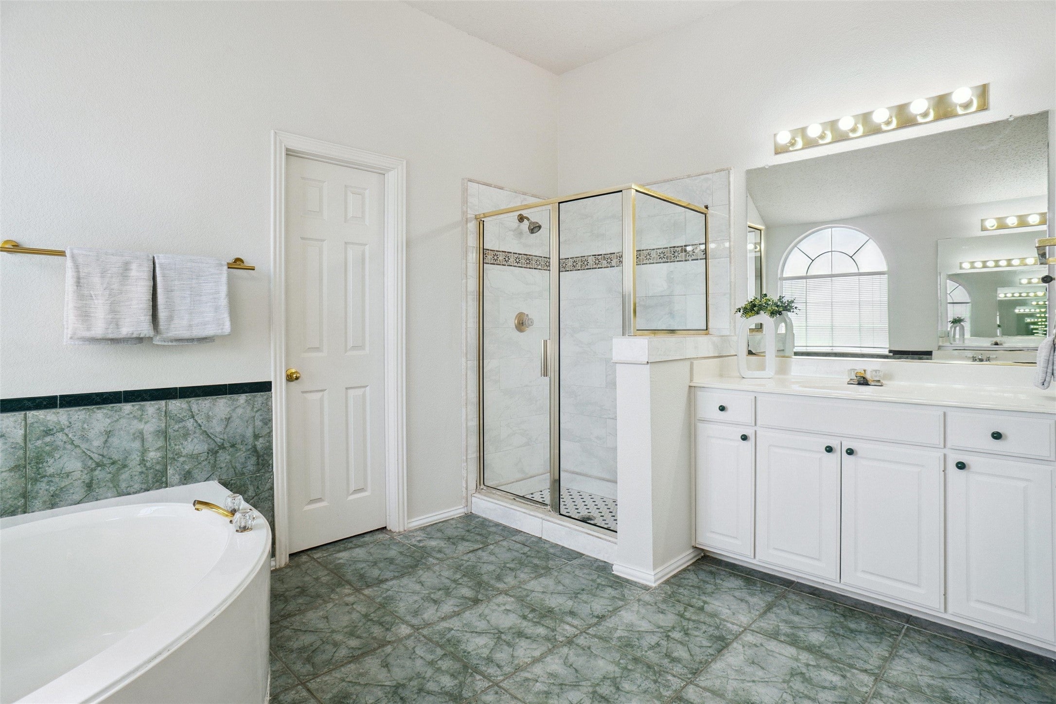 Plano, Texas, 75024, United States, 4 Bedrooms Bedrooms, ,3 BathroomsBathrooms,Residential,For Sale,1981856