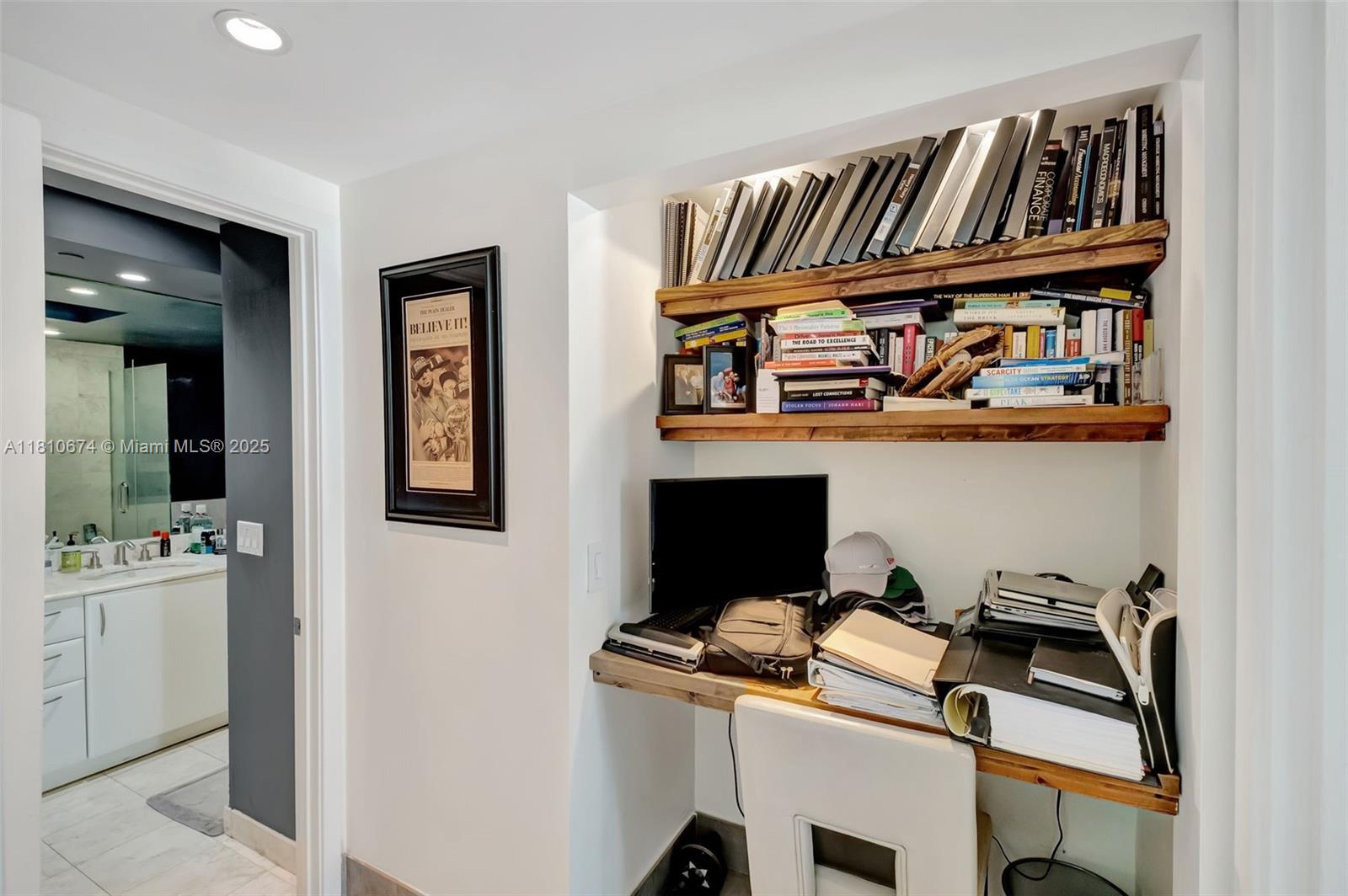 Miami, Florida, 33131, United States, 1 Bedroom Bedrooms, ,1 BathroomBathrooms,Residential,For Sale,1837622