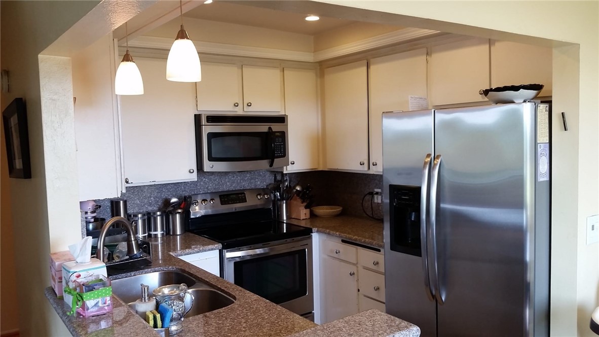 Valley Village, California, 91607, United States, 2 Bedrooms Bedrooms, ,2 BathroomsBathrooms,Residential,For Sale,1752773