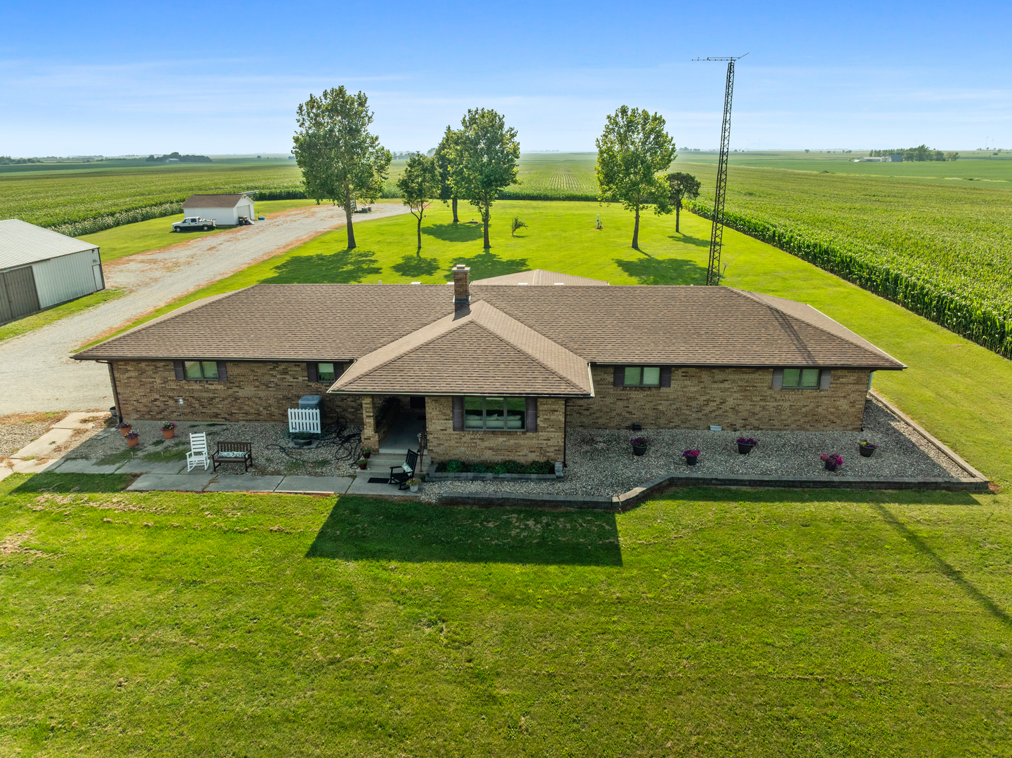 Saunemin, Illinois, 61769, United States, 4 Bedrooms Bedrooms, ,4 BathroomsBathrooms,Residential,For Sale,1958383
