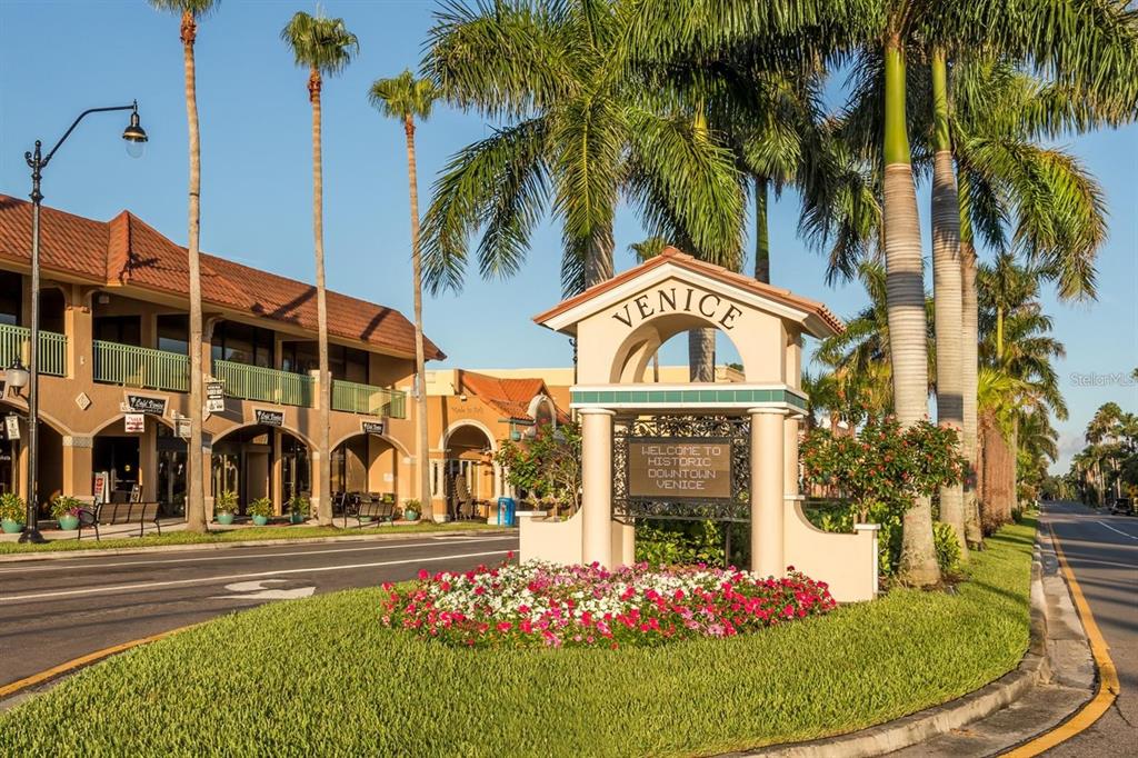 Venice, Florida, 34285, United States, 5 Bedrooms Bedrooms, ,4 BathroomsBathrooms,Residential,For Sale,1907597