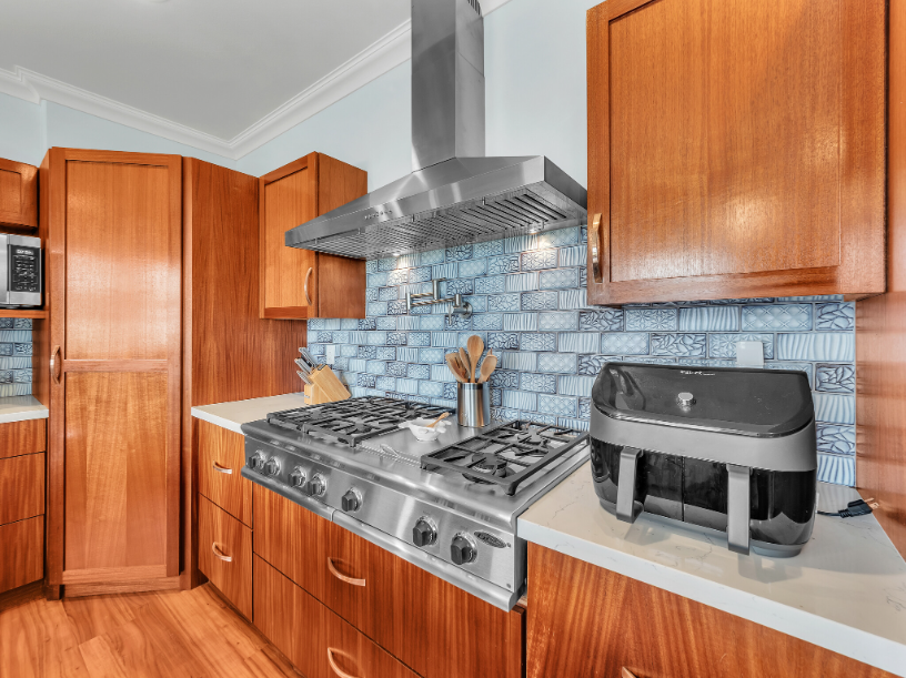 Pepeekeo, Hawaii, 96783, United States, 4 Bedrooms Bedrooms, ,5 BathroomsBathrooms,Residential,For Sale,1995418