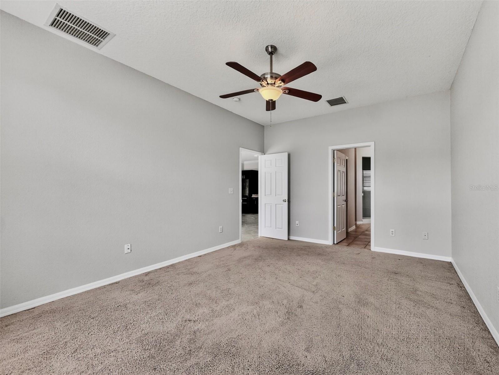 WINTER GARDEN, Florida, 34787, United States, 5 Bedrooms Bedrooms, ,3 BathroomsBathrooms,Residential,For Sale,1974111