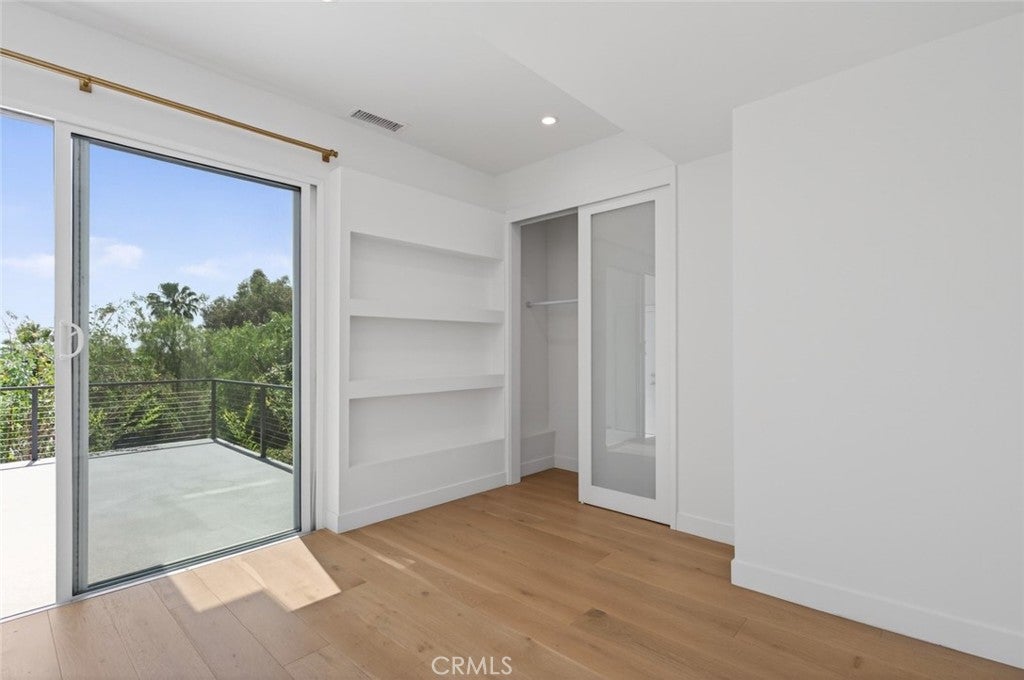 Los Angeles, California, 90026, United States, 3 Bedrooms Bedrooms, ,3 BathroomsBathrooms,Residential,For Sale,2040184