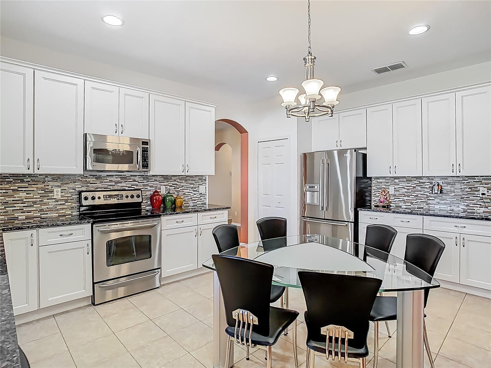 ORLANDO, Florida, 32828, United States, 5 Bedrooms Bedrooms, ,3 BathroomsBathrooms,Residential,For Sale,1923242