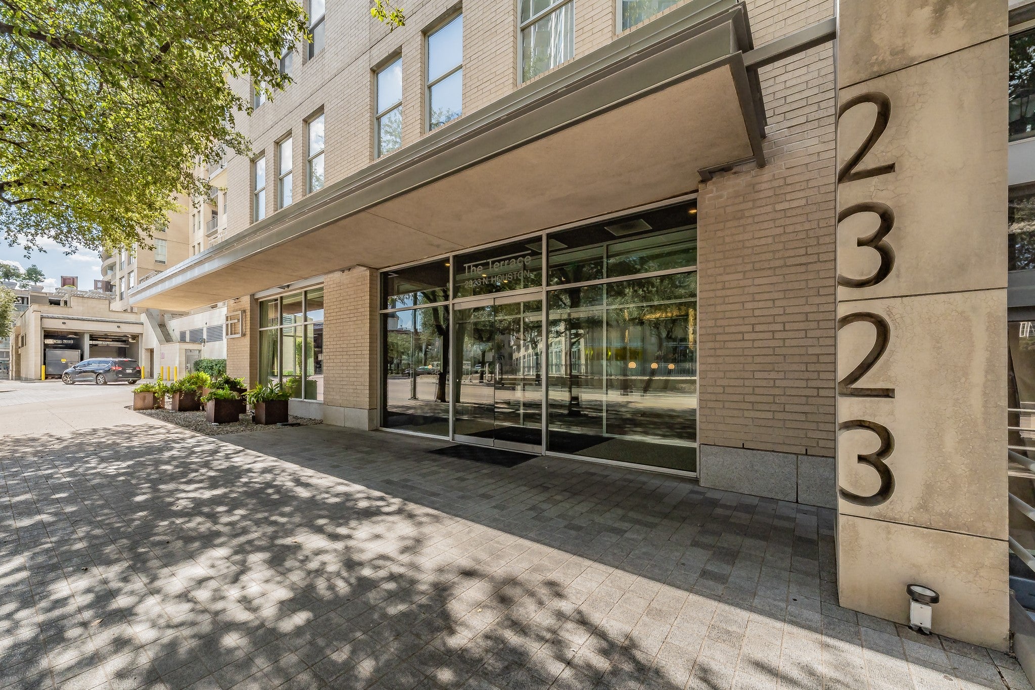 Dallas, Texas, 75219, United States, 2 Bedrooms Bedrooms, ,2 BathroomsBathrooms,Residential,For Sale,1983797