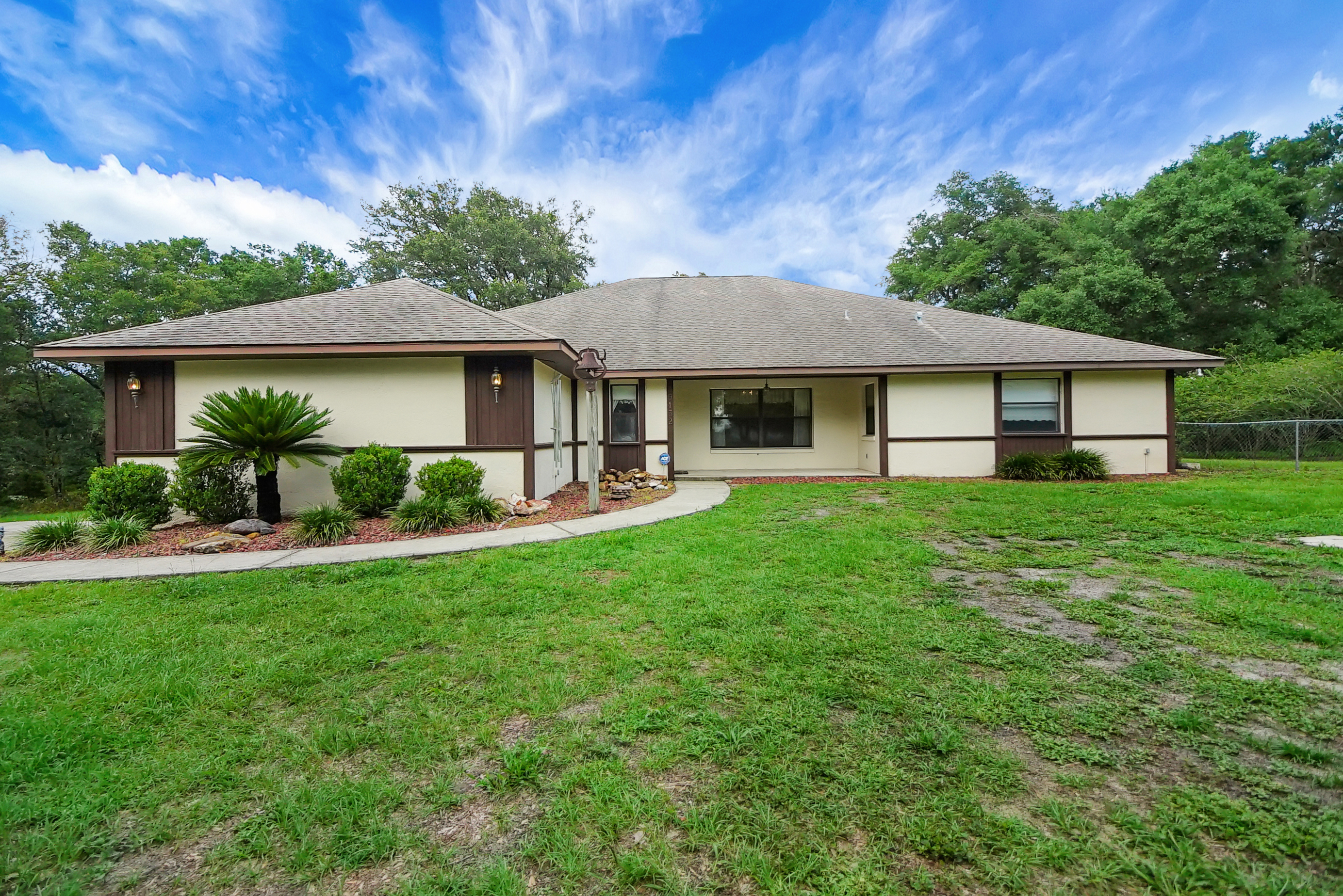 Lady Lake, Florida, 32159, United States, 4 Bedrooms Bedrooms, ,2 BathroomsBathrooms,Residential,For Sale,1873535