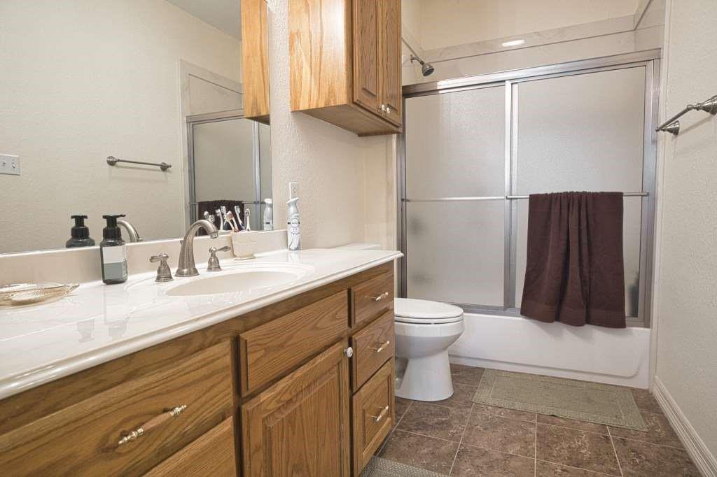 Brazoria, Texas, 77422, United States, 4 Bedrooms Bedrooms, ,3 BathroomsBathrooms,Residential,For Sale,1935189