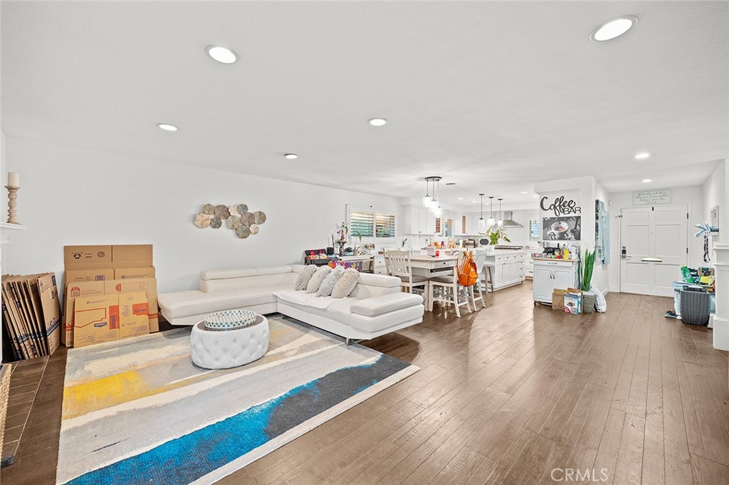 Long Beach, California, 90808, United States, 4 Bedrooms Bedrooms, ,2 BathroomsBathrooms,Residential,For Sale,1987796