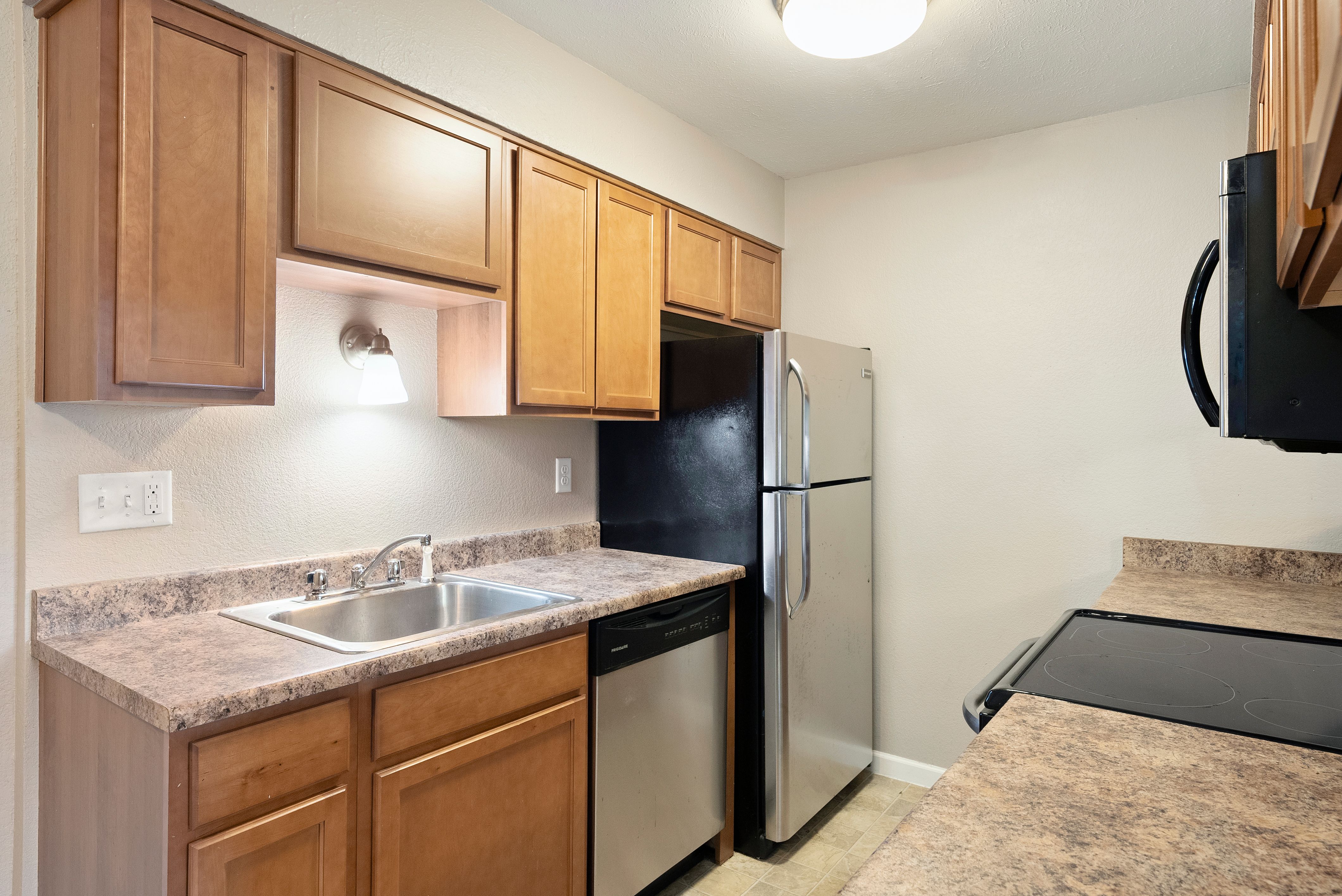 Effortless Living in This 2 Bed 2 Bath Condo - 物件實景