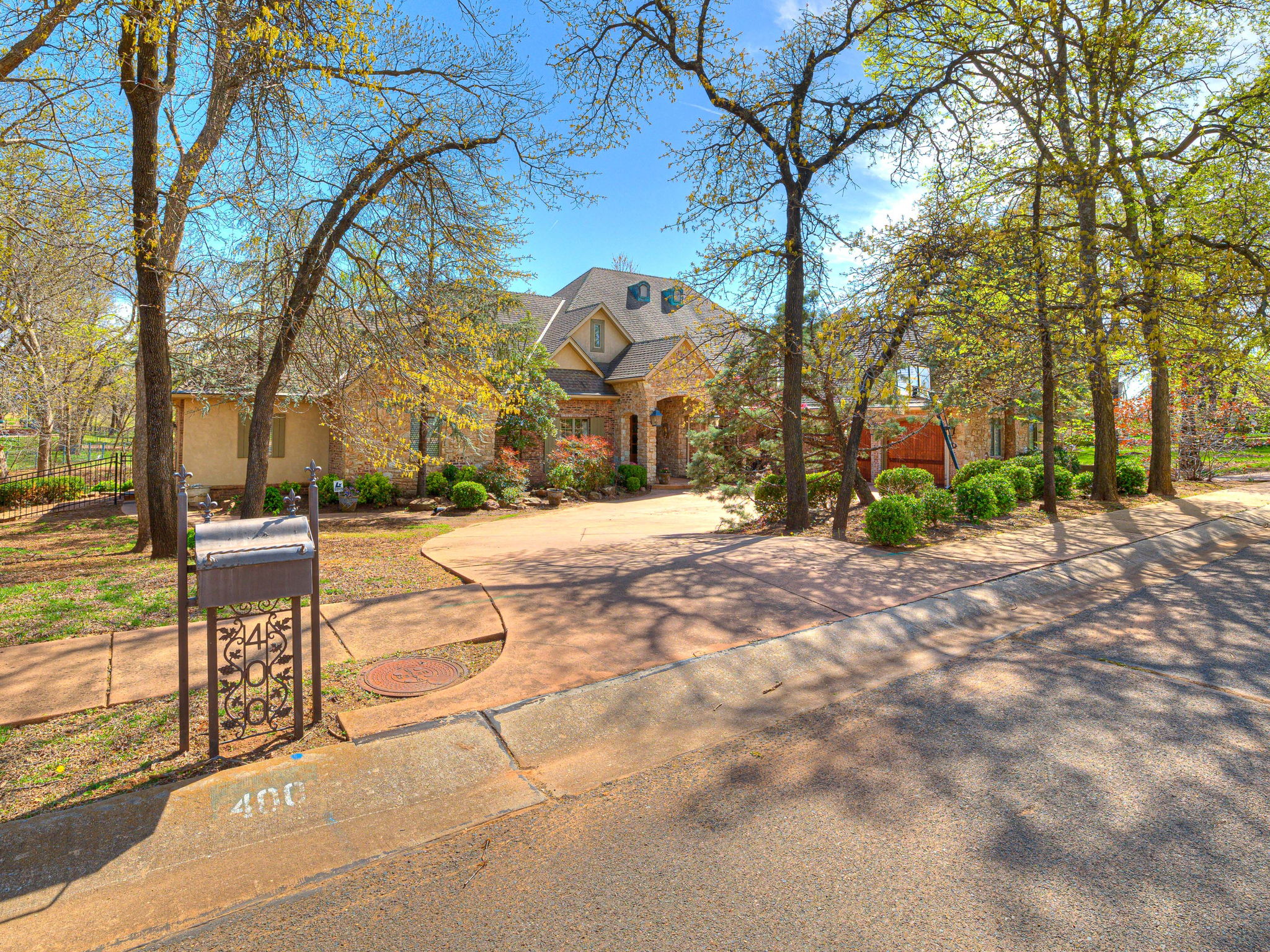 Edmond, Oklahoma, 73003, United States, 3 Bedrooms Bedrooms, ,3 BathroomsBathrooms,Residential,For Sale,1907652