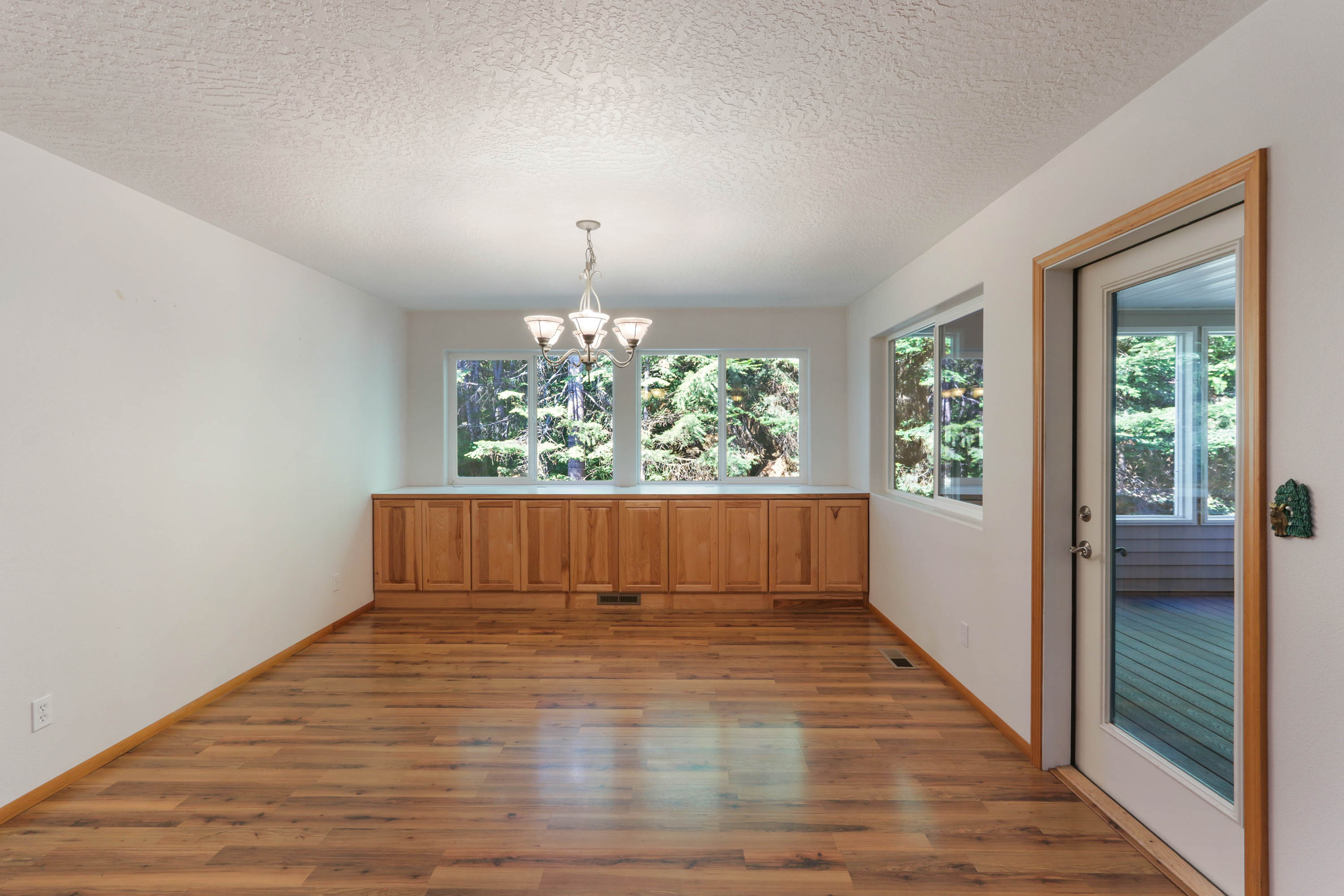 Sandpoint, Idaho, 83864, United States, 3 Bedrooms Bedrooms, ,2 BathroomsBathrooms,Residential,For Sale,1936853