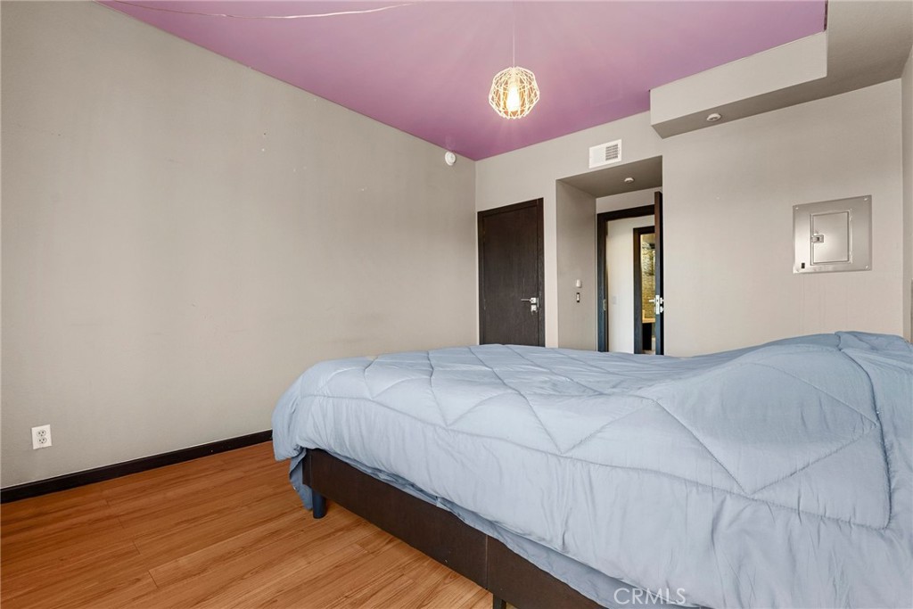 Sherman Oaks, California, 91423, United States, 2 Bedrooms Bedrooms, ,2 BathroomsBathrooms,Residential,For Sale,1708509