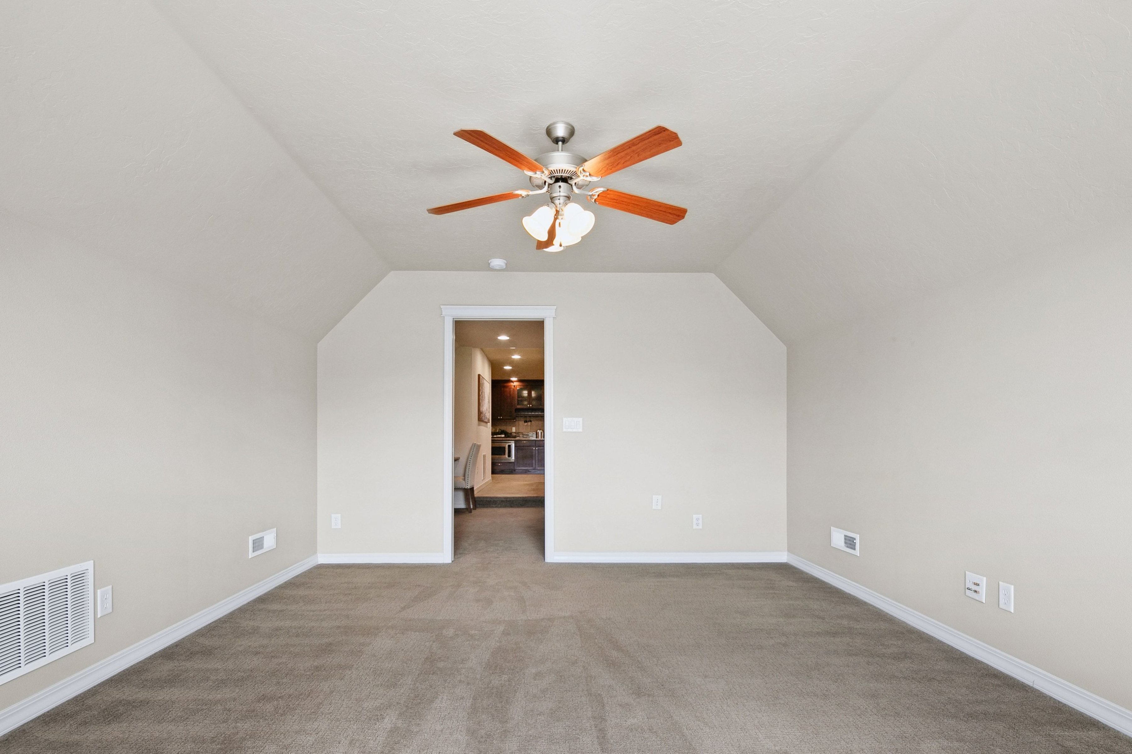  Custom Hidden Springs Estate with Private Casita & ResortStyle Backyard - 物件實景