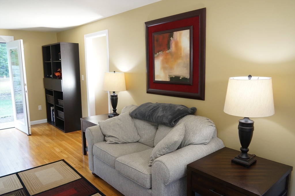 North Reading, Massachusetts, 01864, United States, 4 Bedrooms Bedrooms, ,3 BathroomsBathrooms,Residential,For Sale,1980722