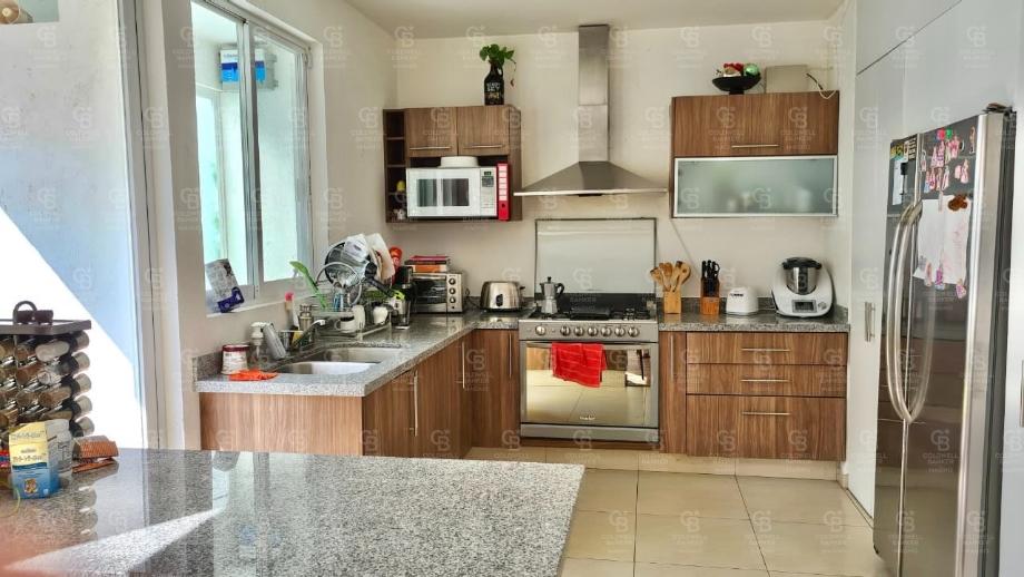 Querétaro, Querétaro, 76100, Mexico, 3 Bedrooms Bedrooms, ,4 BathroomsBathrooms,Residential,For Sale,1738752