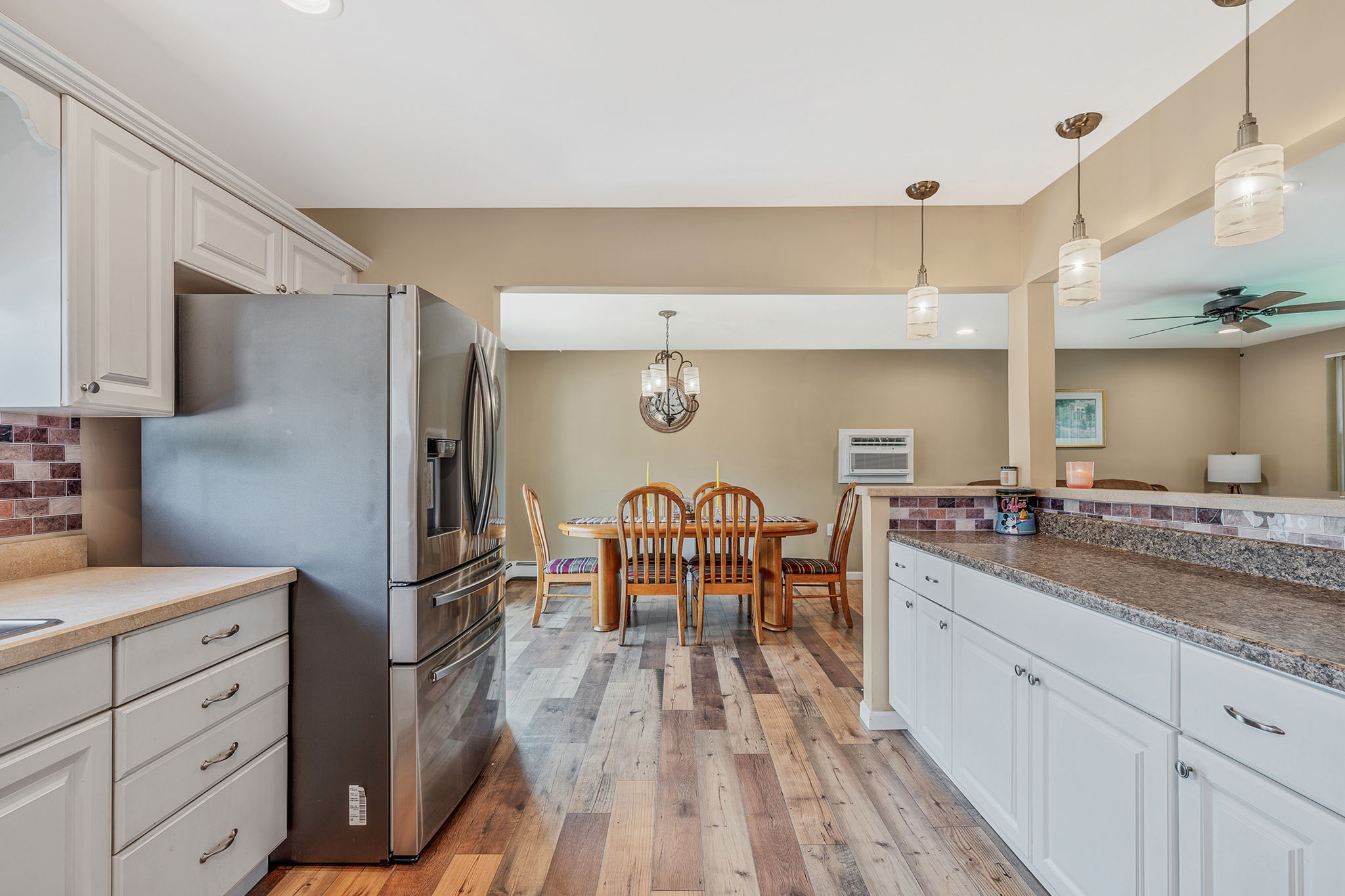 Holbrook, New York, 11741, United States, 4 Bedrooms Bedrooms, ,2 BathroomsBathrooms,Residential,For Sale,1921104