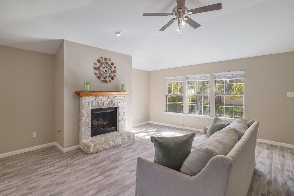 Austin, Texas, 78749, United States, 4 Bedrooms Bedrooms, ,2 BathroomsBathrooms,Residential,For Sale,1985456