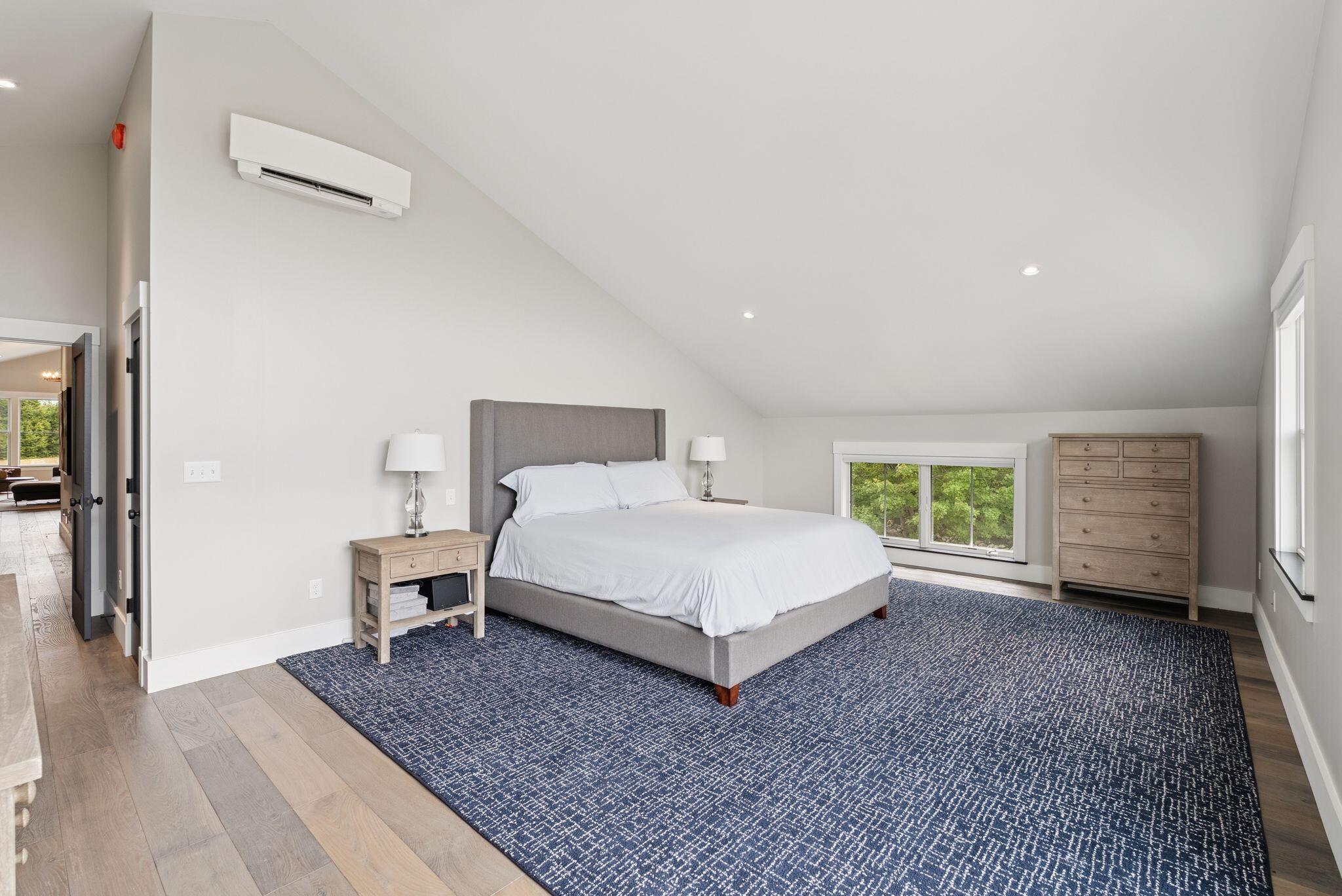 Falmouth, Maine, 04105, United States, 3 Bedrooms Bedrooms, ,4 BathroomsBathrooms,Residential,For Sale,1975511