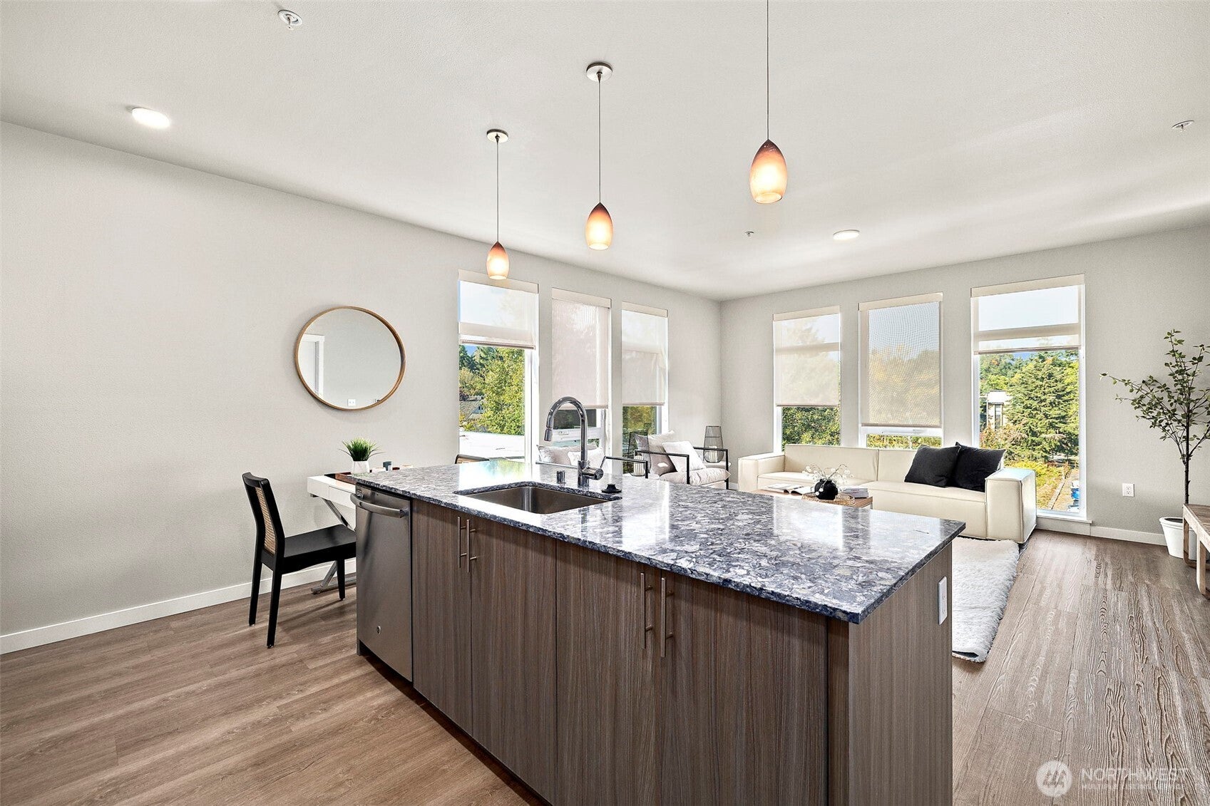 Bellevue, Washington, 98004, United States, 2 Bedrooms Bedrooms, ,1 BathroomBathrooms,Residential,For Sale,1975057