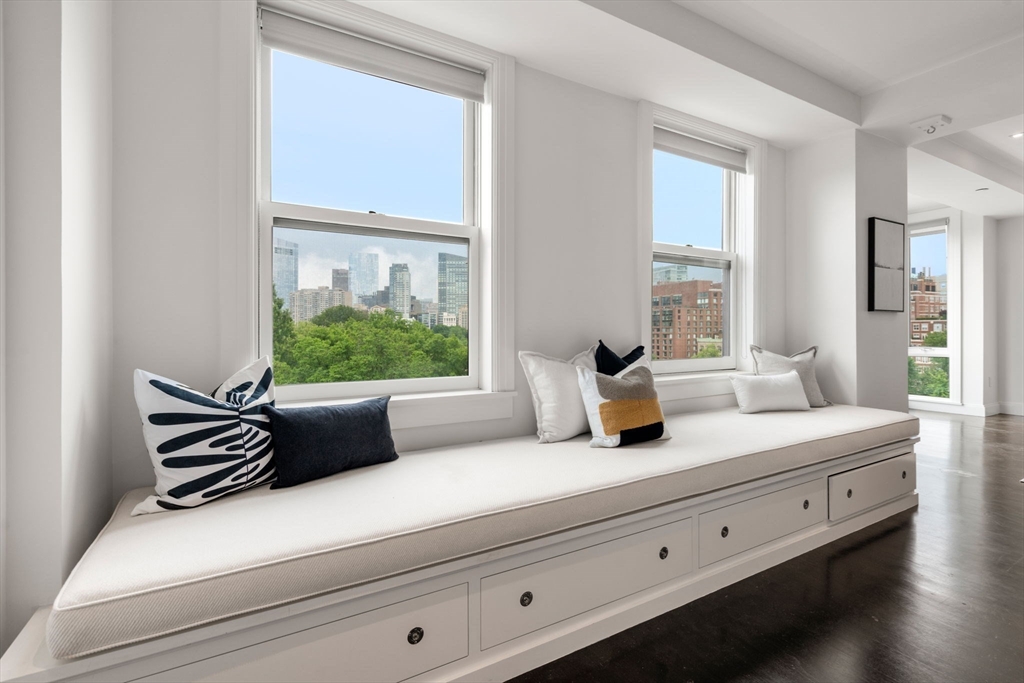 Boston, Massachusetts, 02116, United States, 3 Bedrooms Bedrooms, ,3 BathroomsBathrooms,Residential,For Sale,1895702