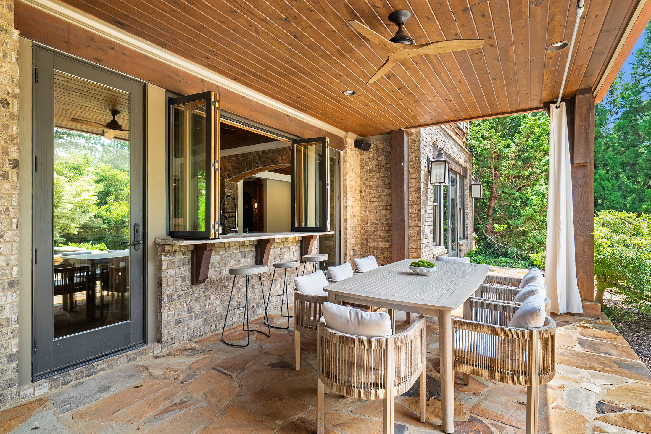 Magnificent European-Style Country Oasis - 物件實景