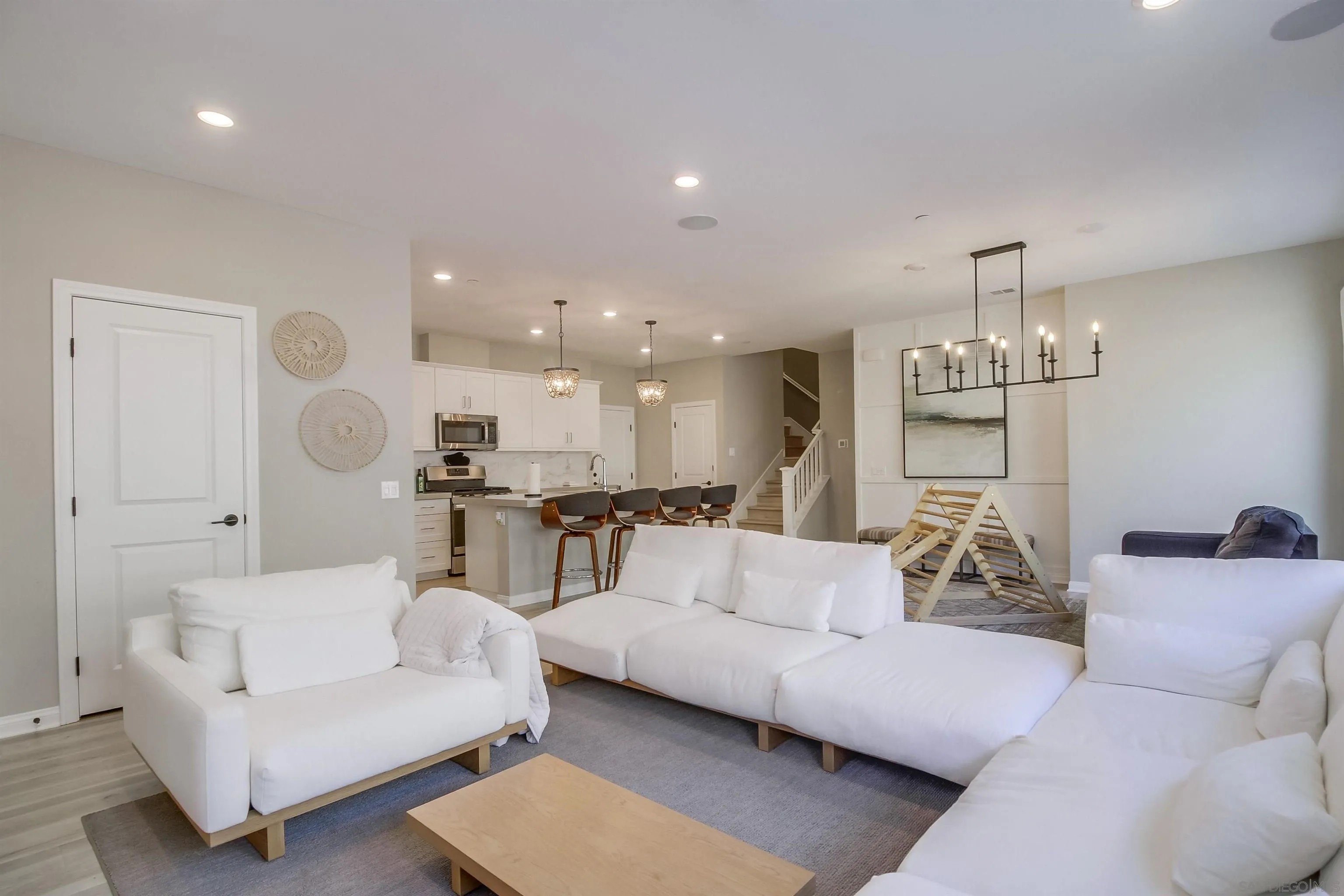 Chula Vista, California, 91913, United States, 4 Bedrooms Bedrooms, ,3 BathroomsBathrooms,Residential,For Sale,1949636