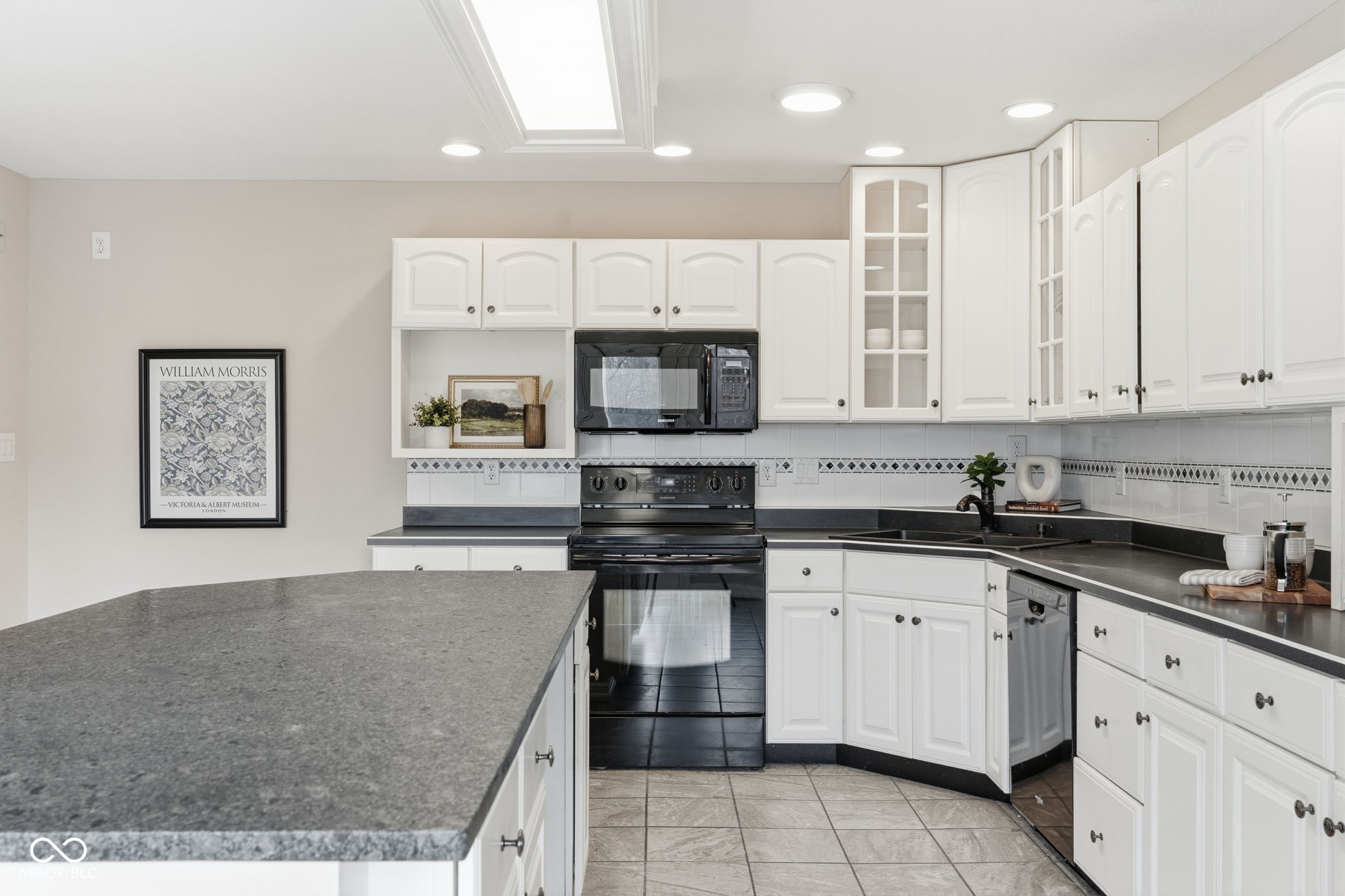 Fairland, Indiana, 46126, United States, 5 Bedrooms Bedrooms, ,4 BathroomsBathrooms,Residential,For Sale,1976010