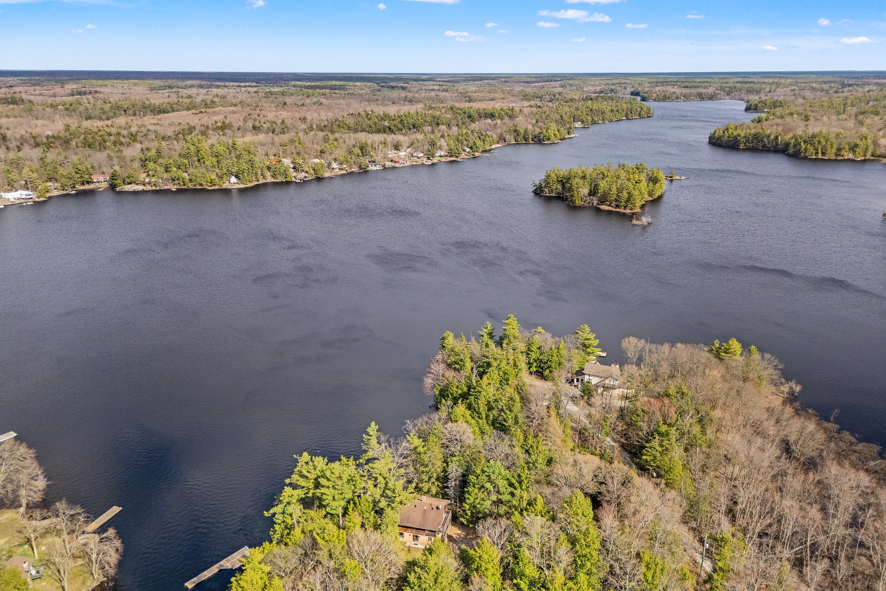  Gibson Lake Family Compound - 物件實景